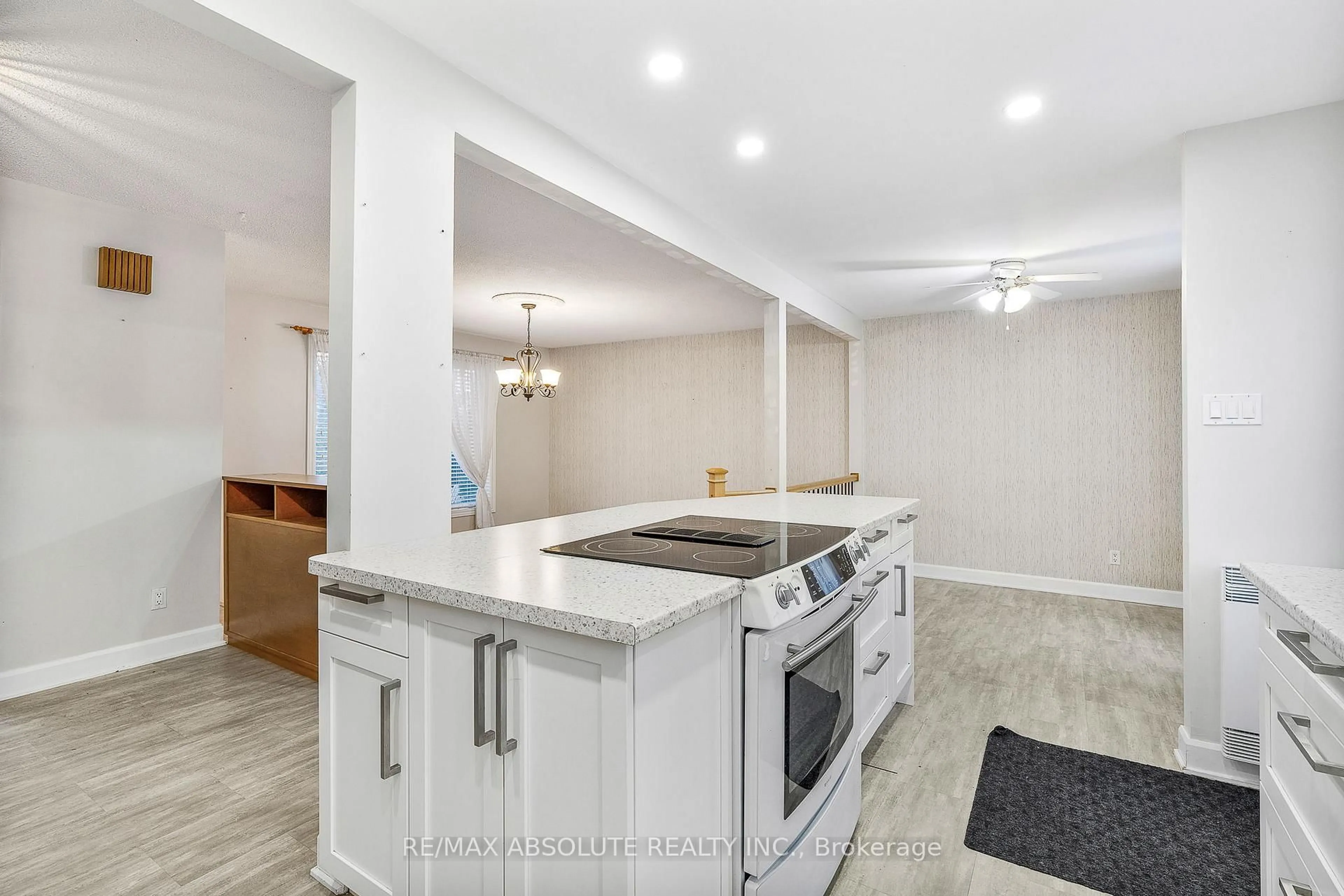 Open concept kitchen, ceramic/tile floor for 366 Charron St, Clarence-Rockland Ontario K4K 1B2