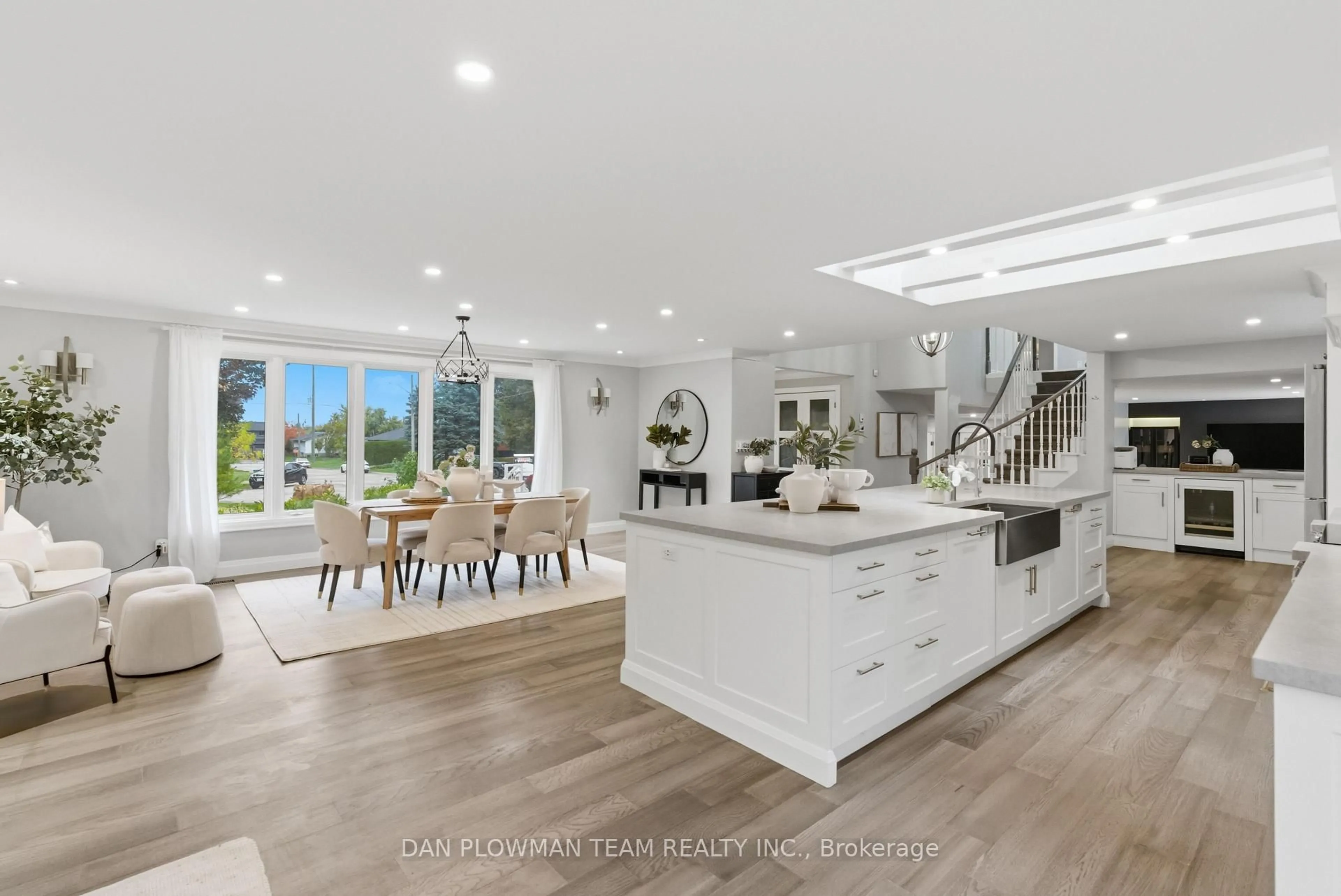 Open concept kitchen, unknown for 7 Oliver Crt, Kawartha Lakes Ontario K9V 5V9