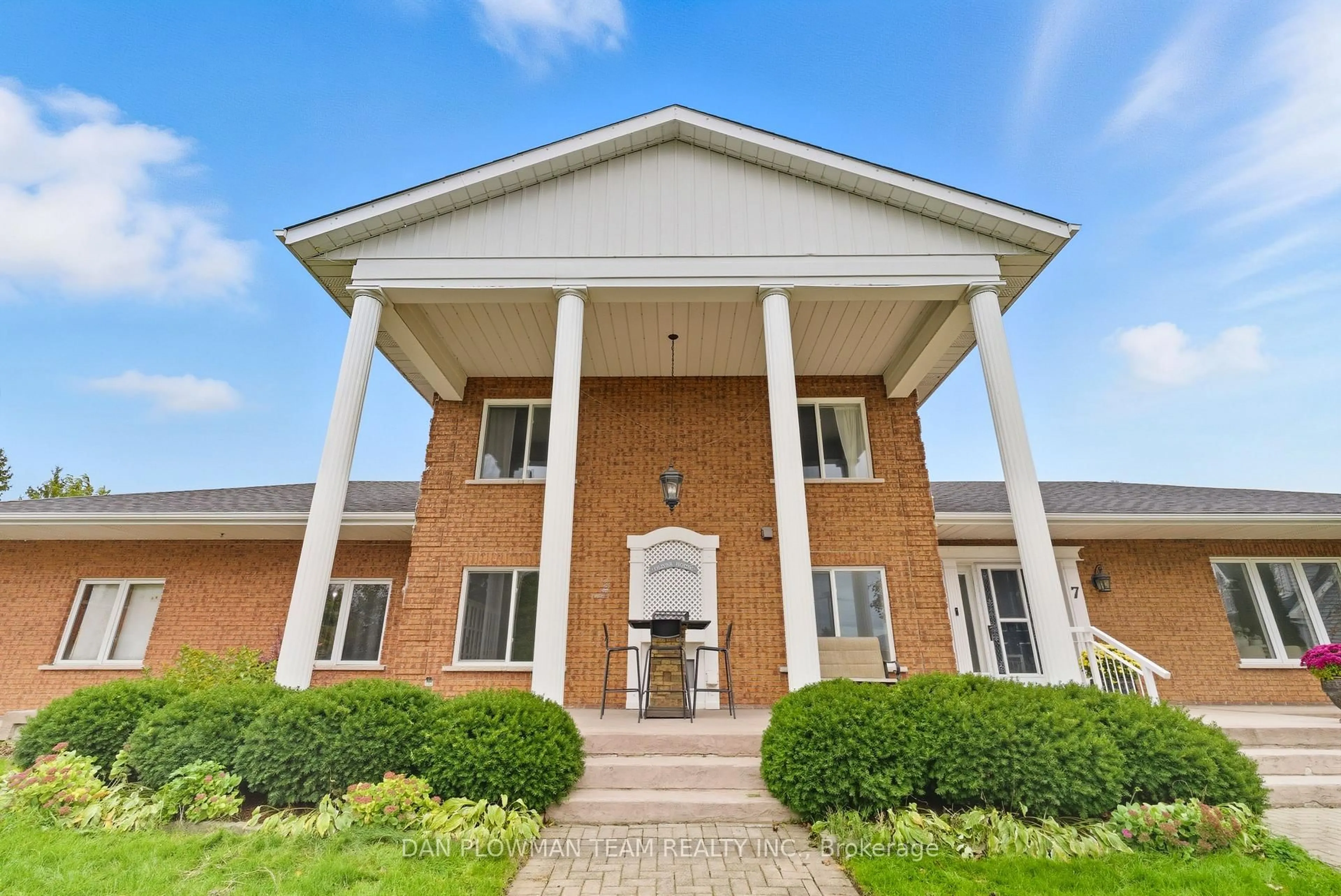 Home with brick exterior material, building for 7 Oliver Crt, Kawartha Lakes Ontario K9V 5V9