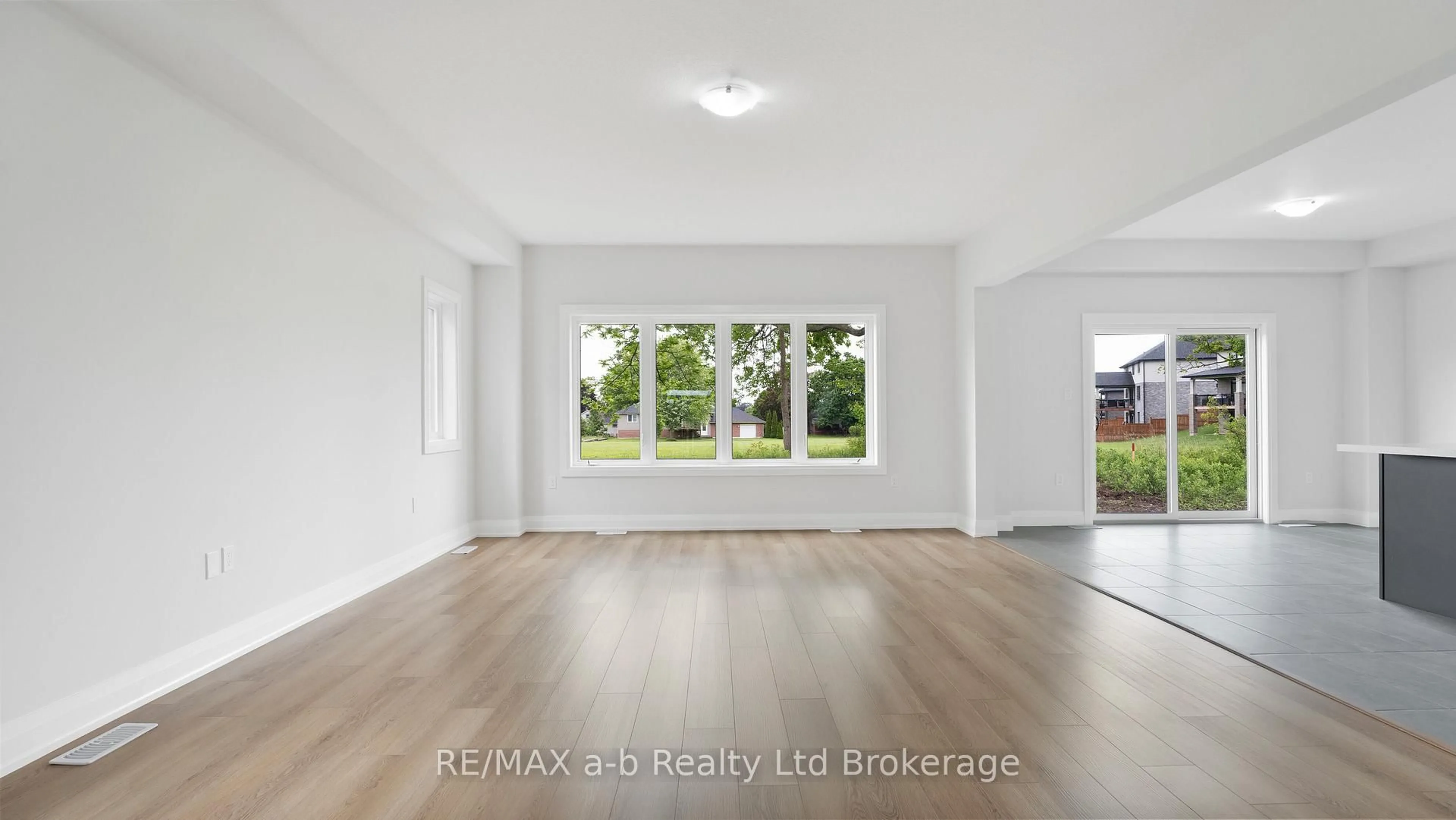 Indoor entryway for 107 Cayley St, Norwich Ontario N0J 1P0