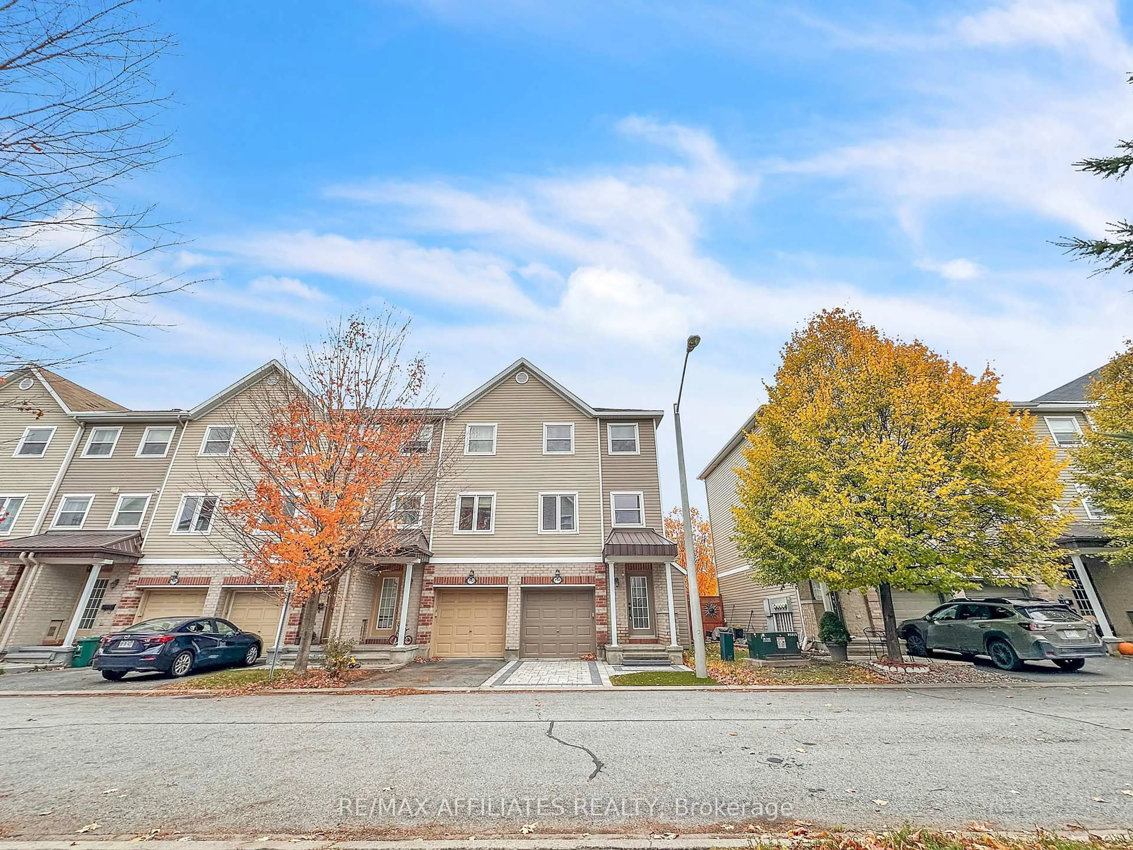 A pic from outside/outdoor area/front of a property/back of a property/a pic from drone, street for 714 Sanibel Private, Ottawa Ontario K2H 0A8