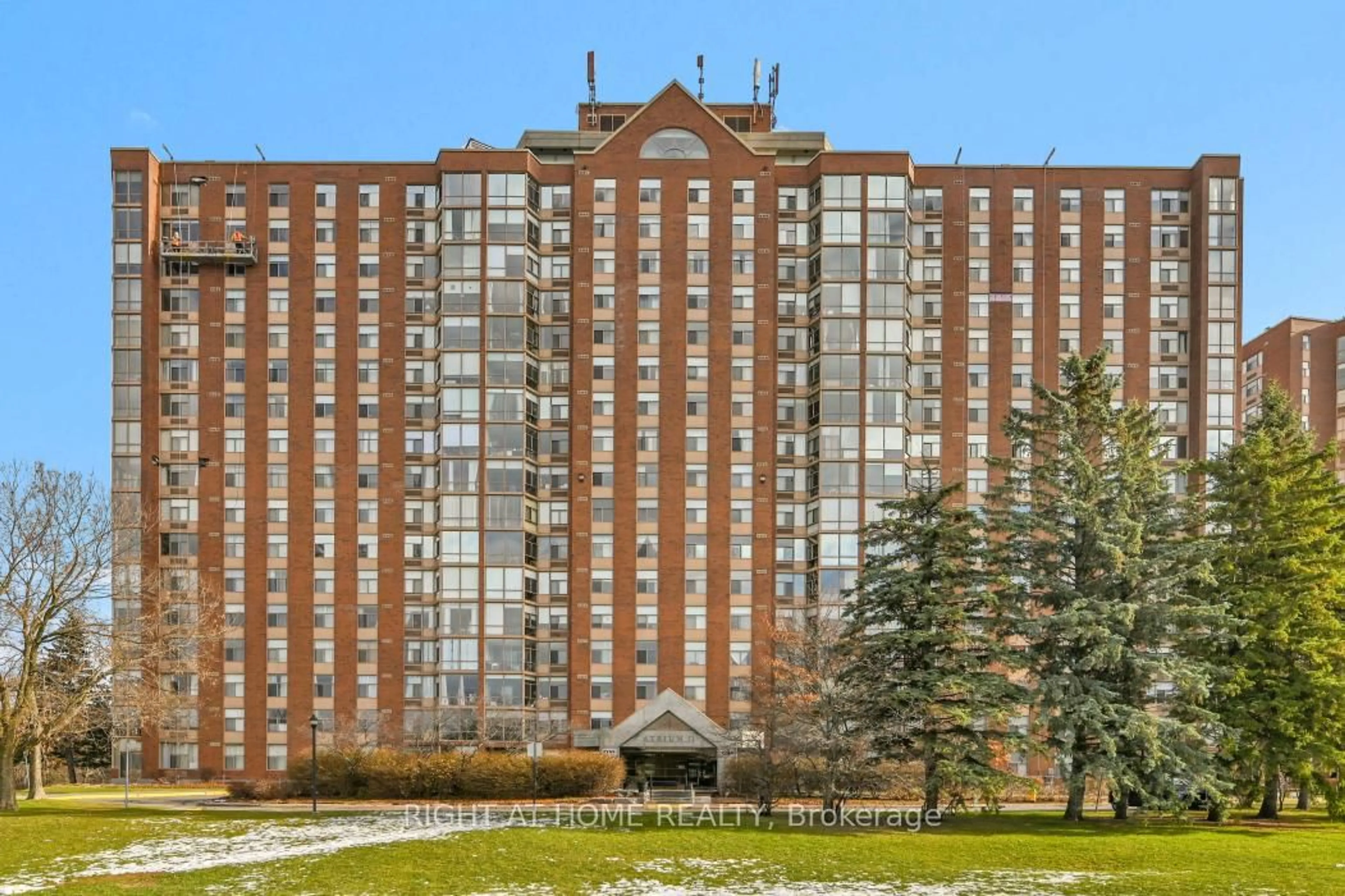 Indoor foyer for 2759 Carousel Cres #1703, Ottawa Ontario K1T 2N5