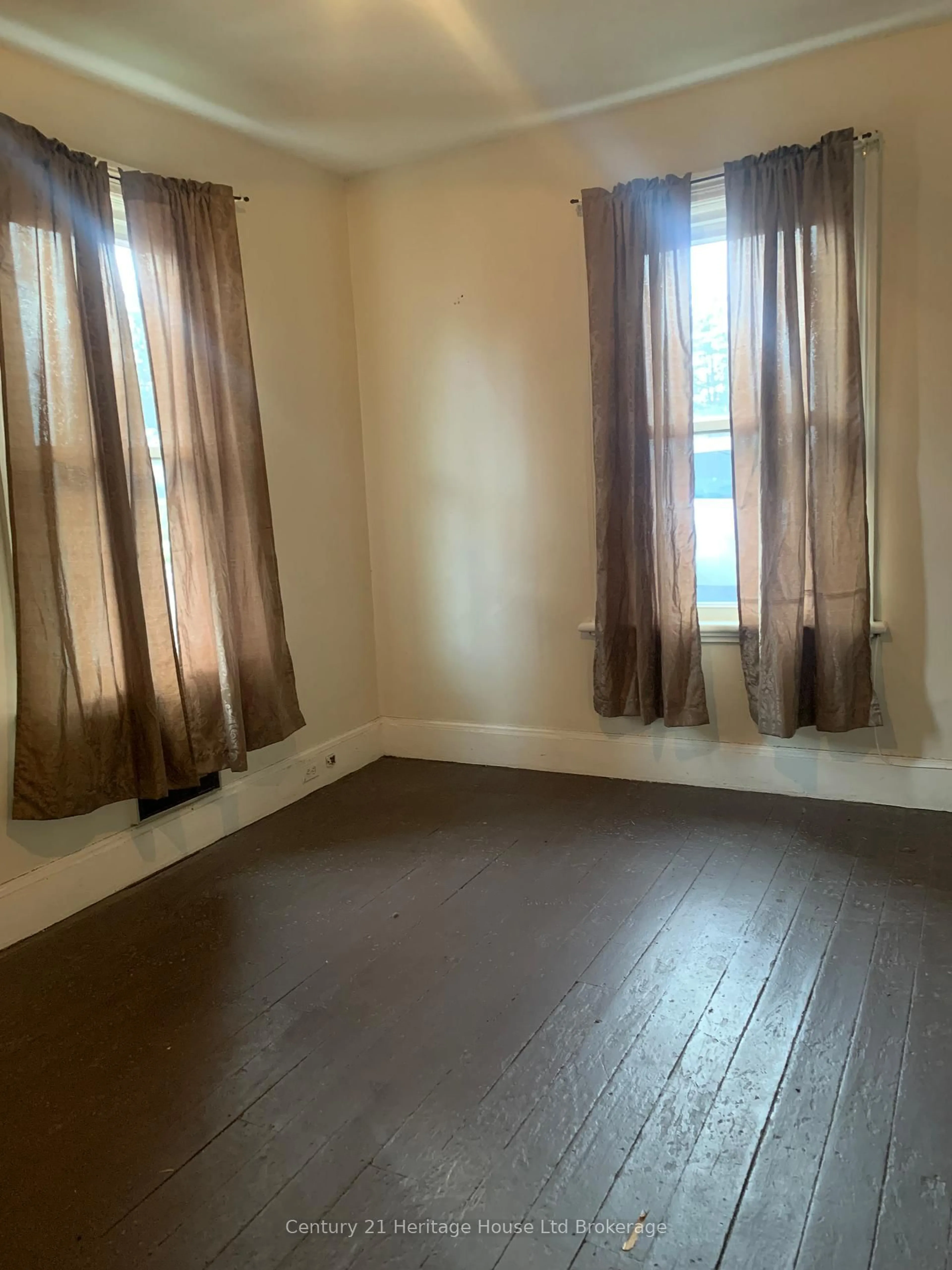 A pic of a room for 187 Park Row, Woodstock Ontario N4S 1V9