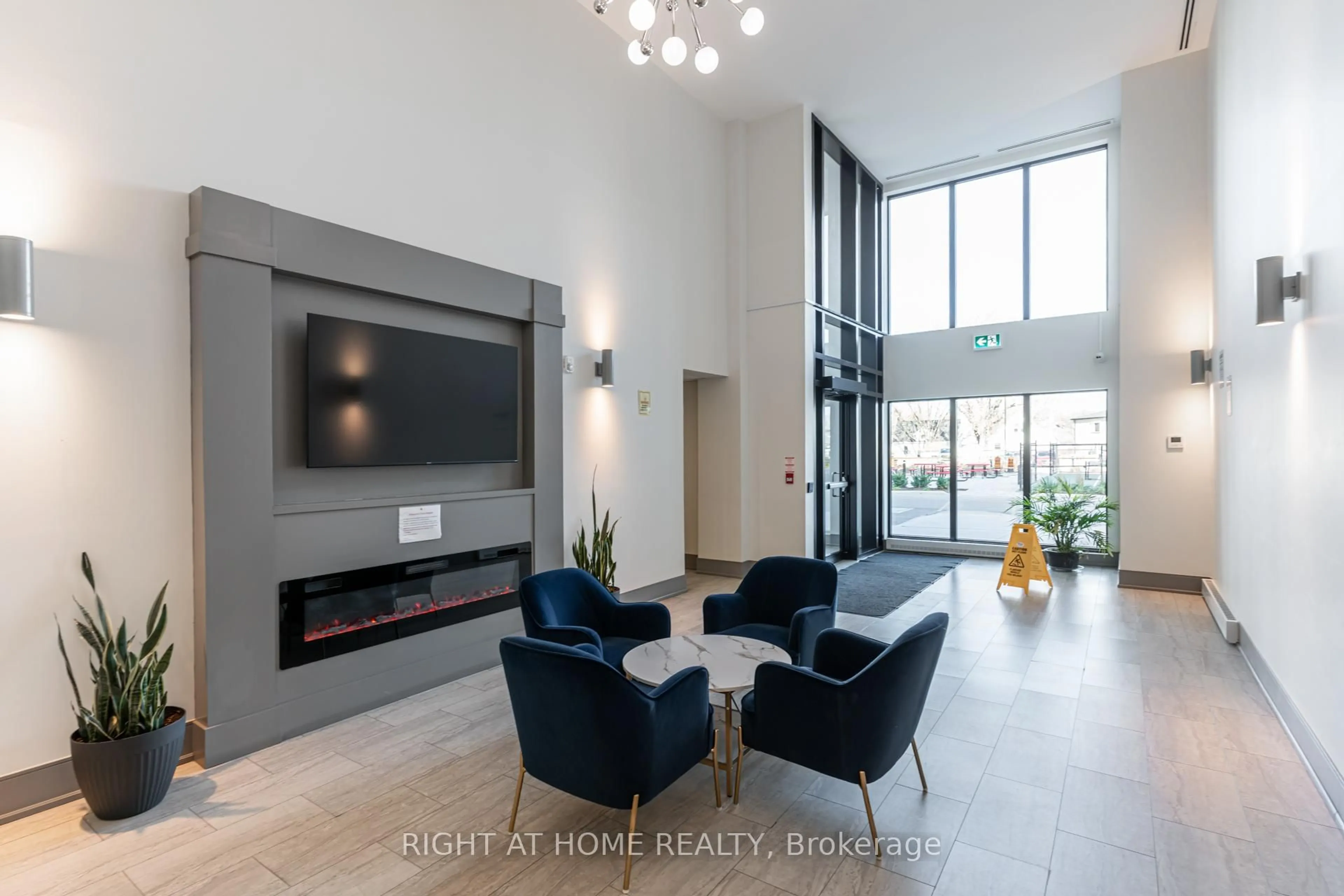 Lobby for 50 Herrick Ave #UP 18, St. Catharines Ontario L2P 0G3