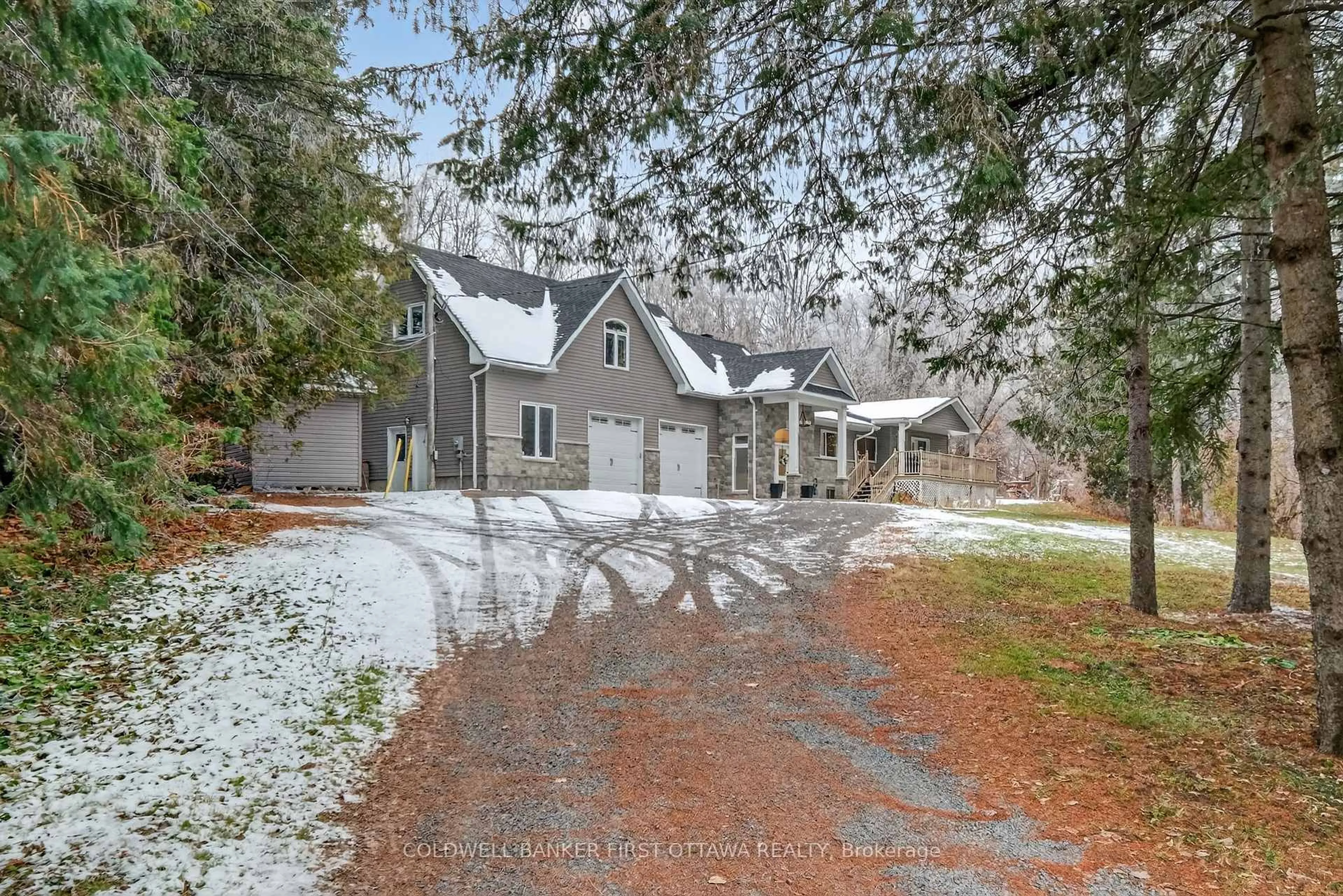 A pic from outside/outdoor area/front of a property/back of a property/a pic from drone, street for 1110 Dunning Rd, Orleans Ontario K4C 1P5