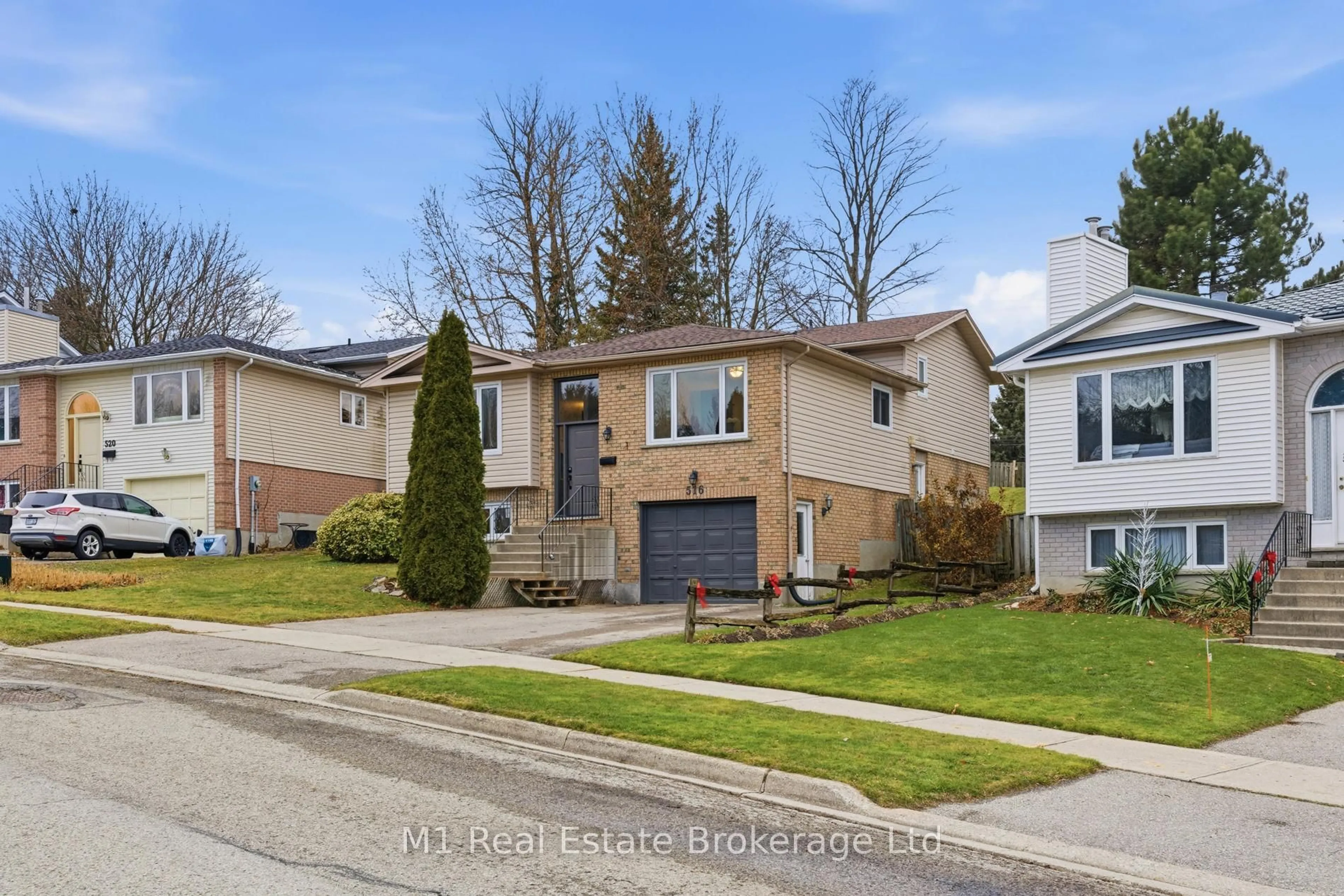 Unknown for 516 Harvey St, Centre Wellington Ontario N1M 3K3