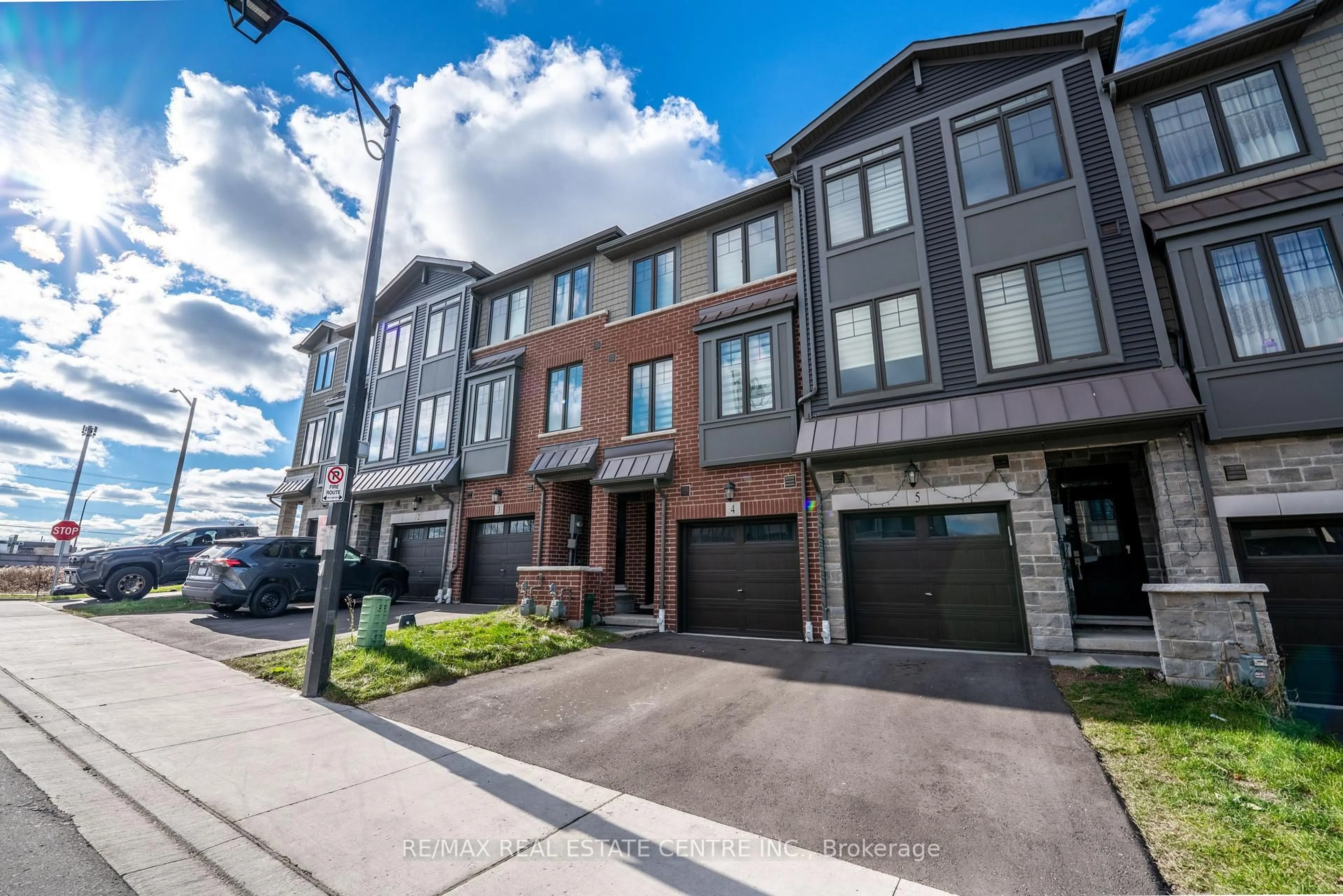 Home with brick exterior material, street for 10 BIRMINGHAM Dr, Cambridge Ontario N1R 8K5