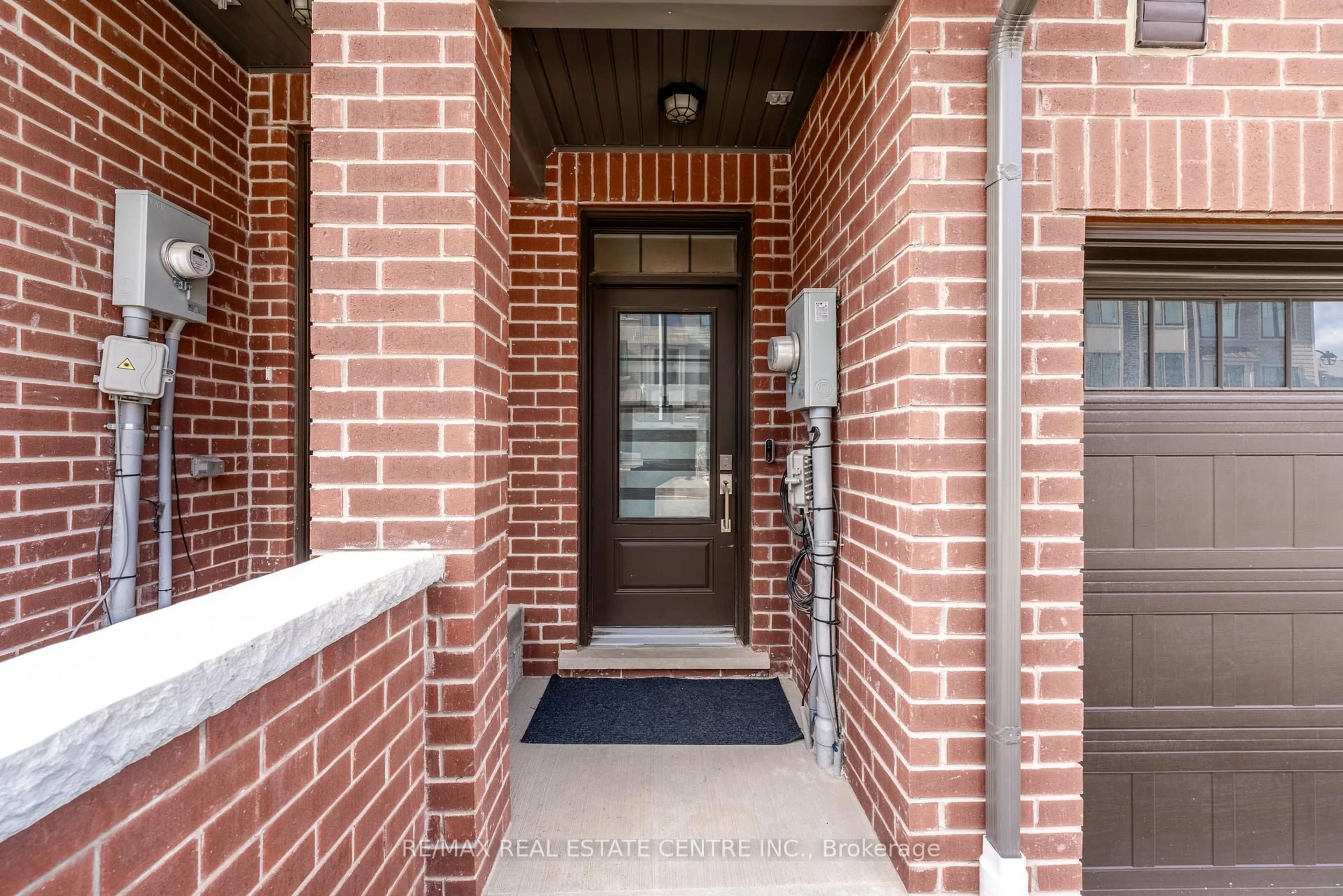 Unknown for 10 BIRMINGHAM Dr, Cambridge Ontario N1R 8K5