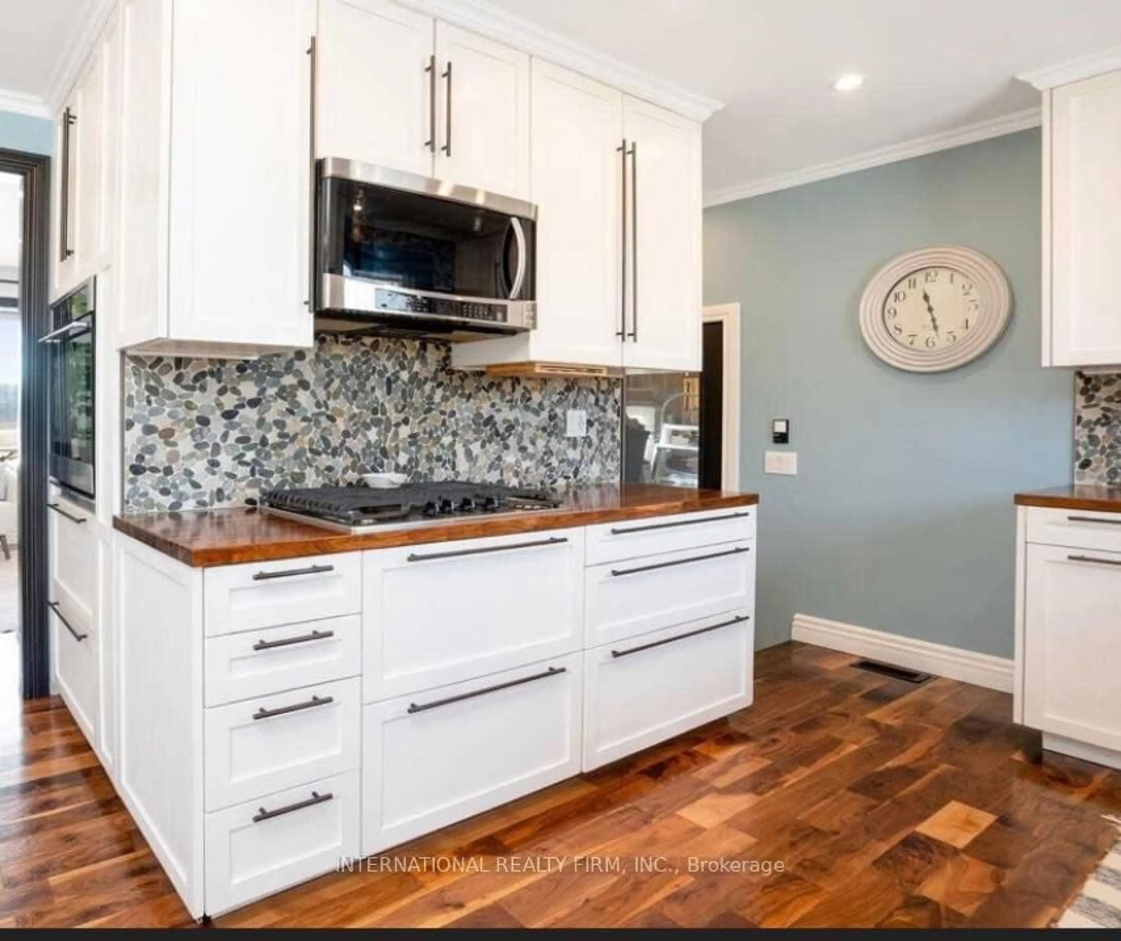 Contemporary kitchen, unknown for 9364 Wellington Rd 124, Erin Ontario N0B 1T0