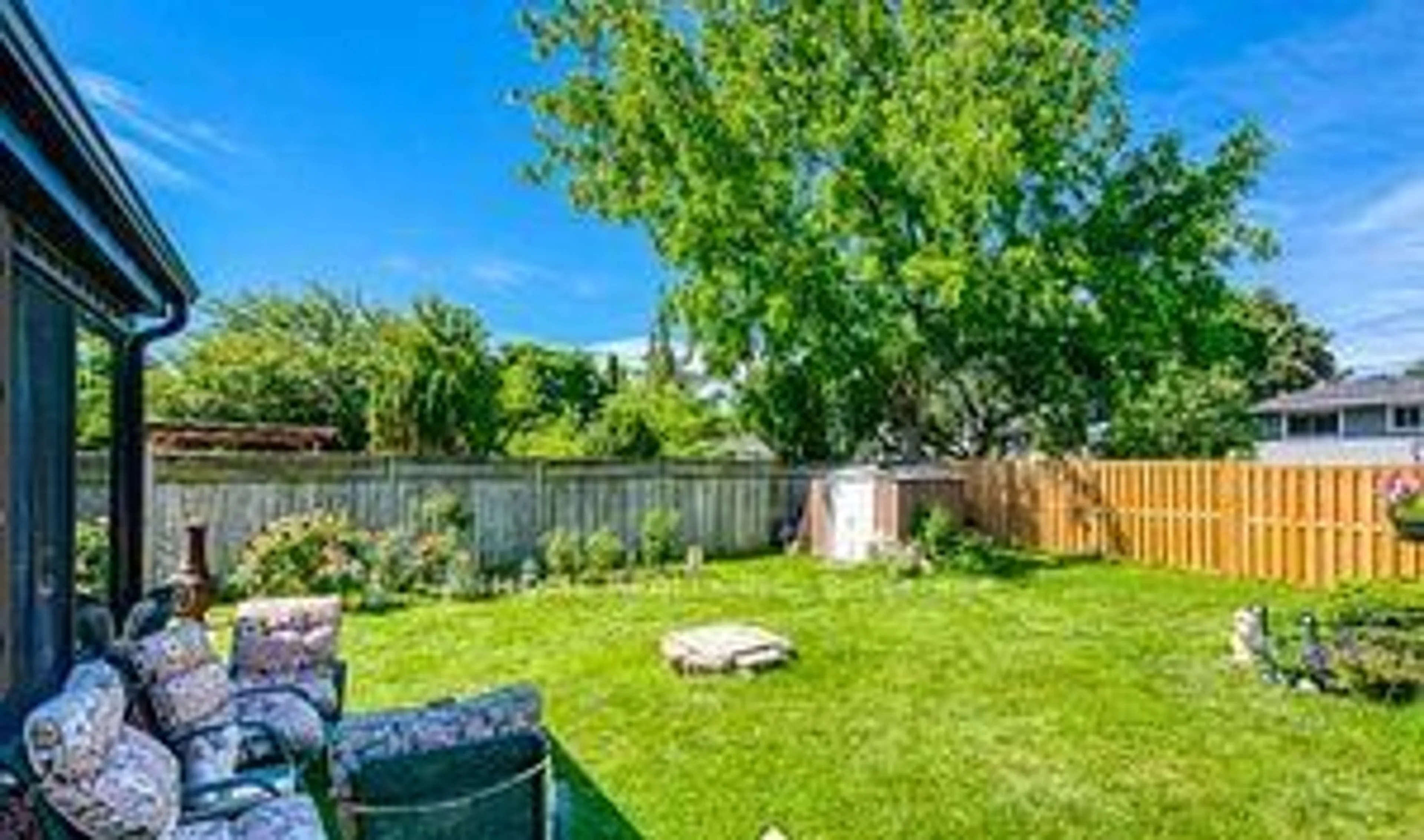 Patio, street for 685 vine St, St. Catharines Ontario L2M 3V9