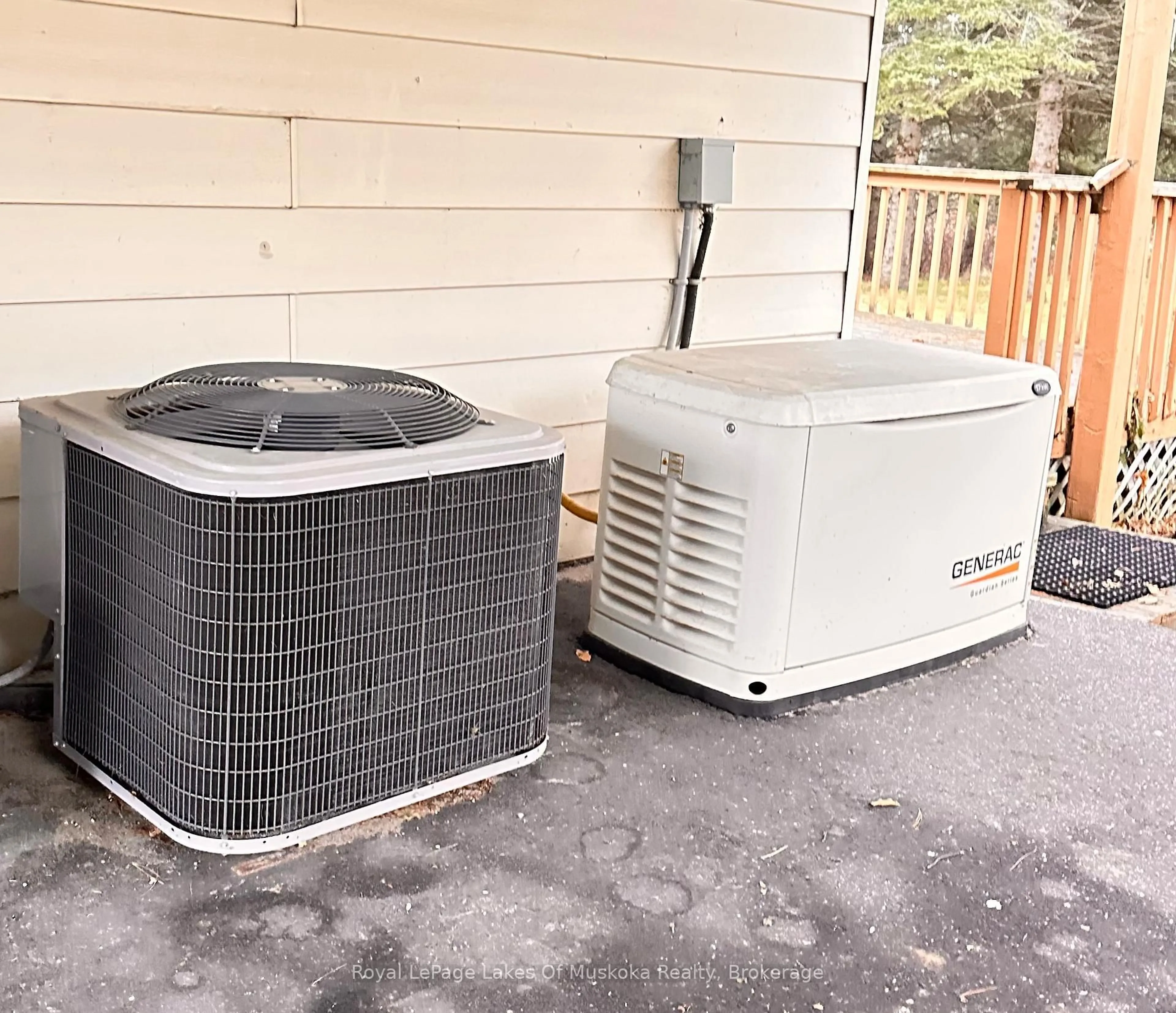 Unknown for 222 Queen St, Burk's Falls Ontario P0A 1C0