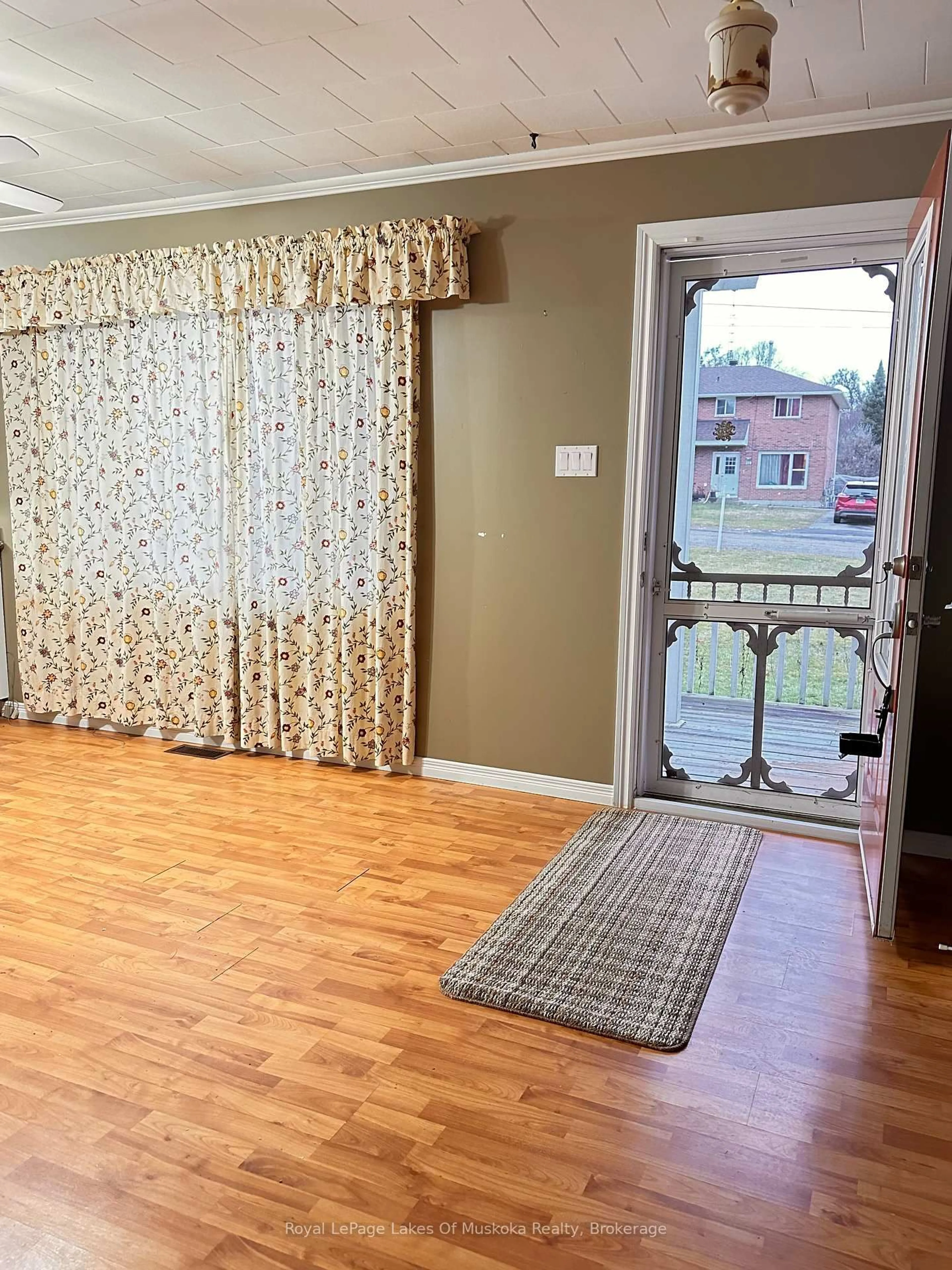 A pic of a room for 222 Queen St, Burk's Falls Ontario P0A 1C0