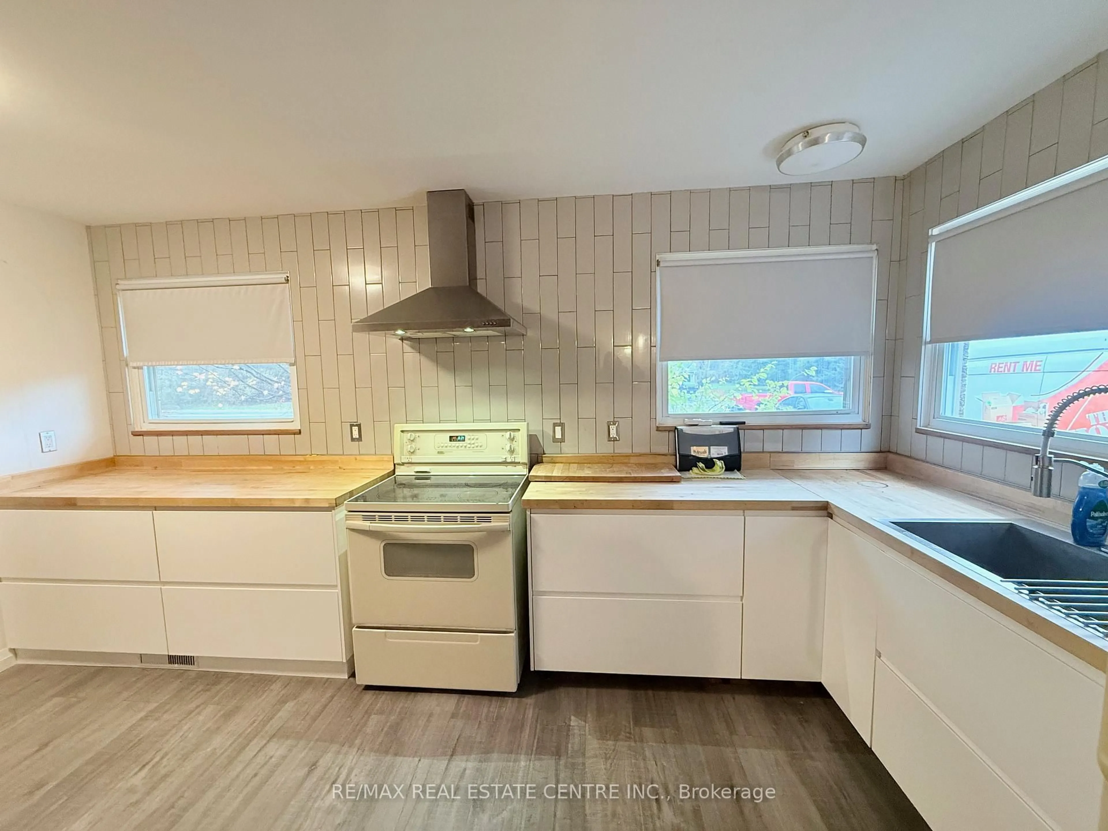 Unknown for 147 Perth Rd, Smiths Falls Ontario K7A 4S7