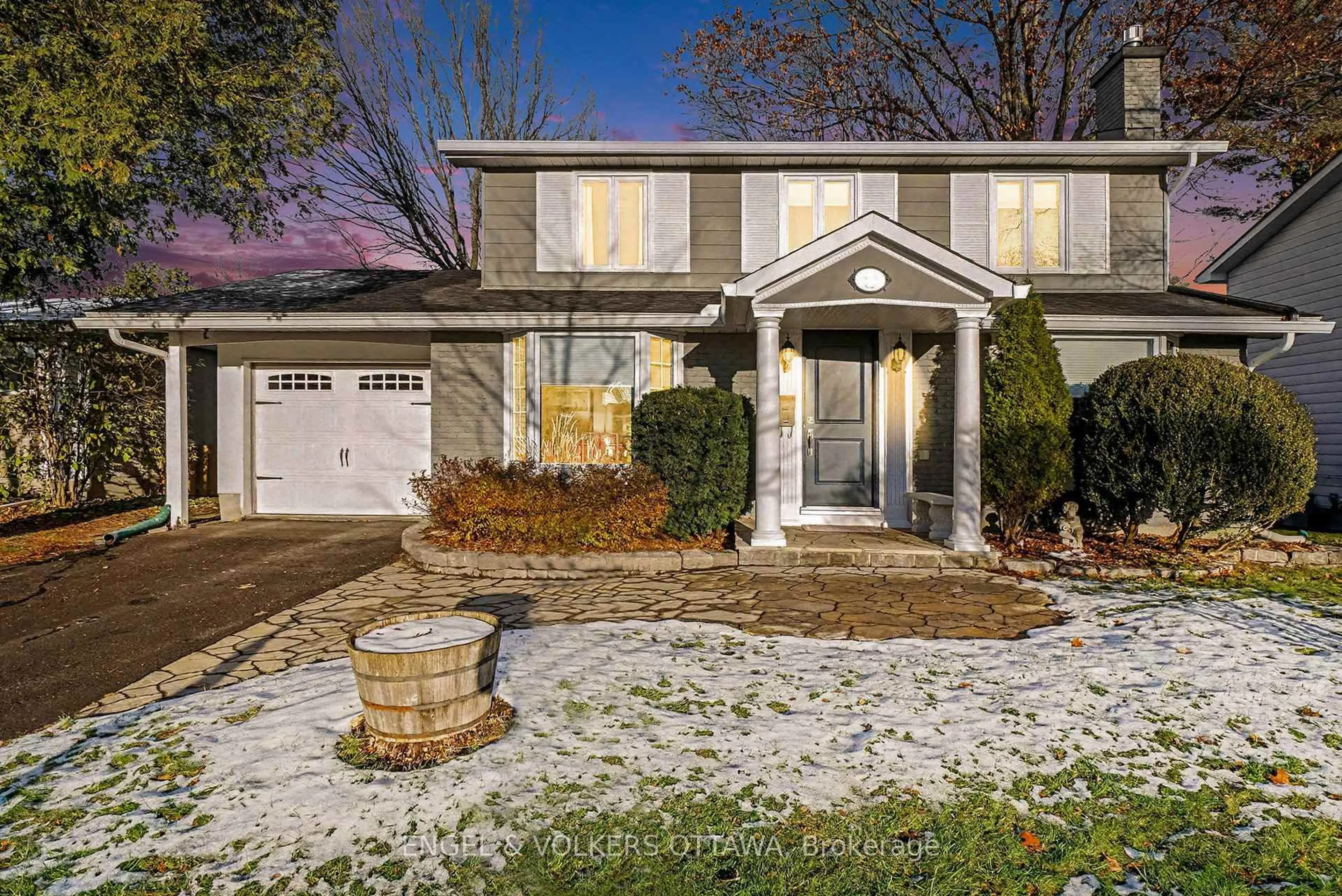 Home with vinyl exterior material, street for 13 Welkin Cres, Nepean Ontario K2E 5M4