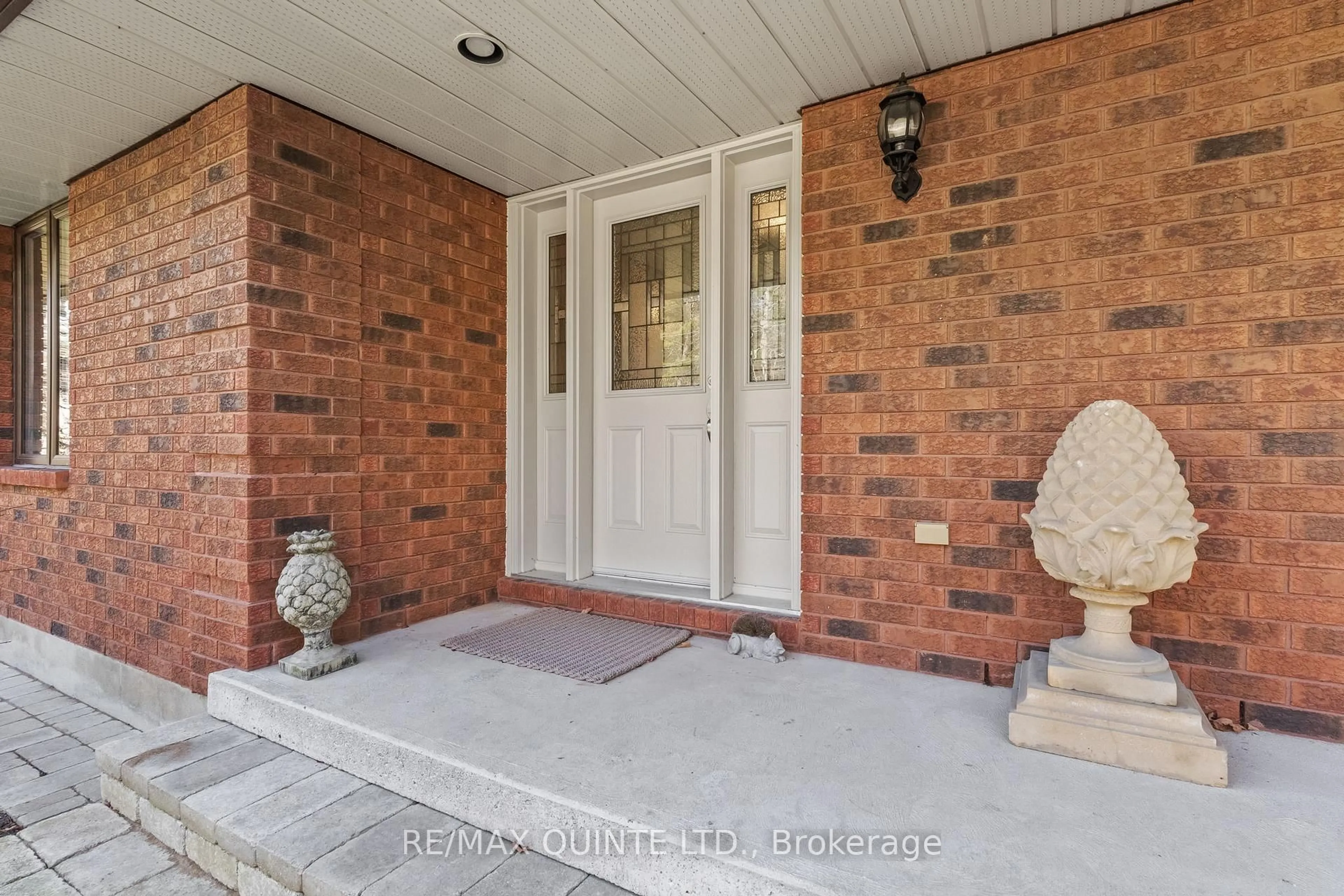 Indoor entryway for 1140 Somerville 3rd Concession, Kawartha Lakes Ontario K0M 1N0