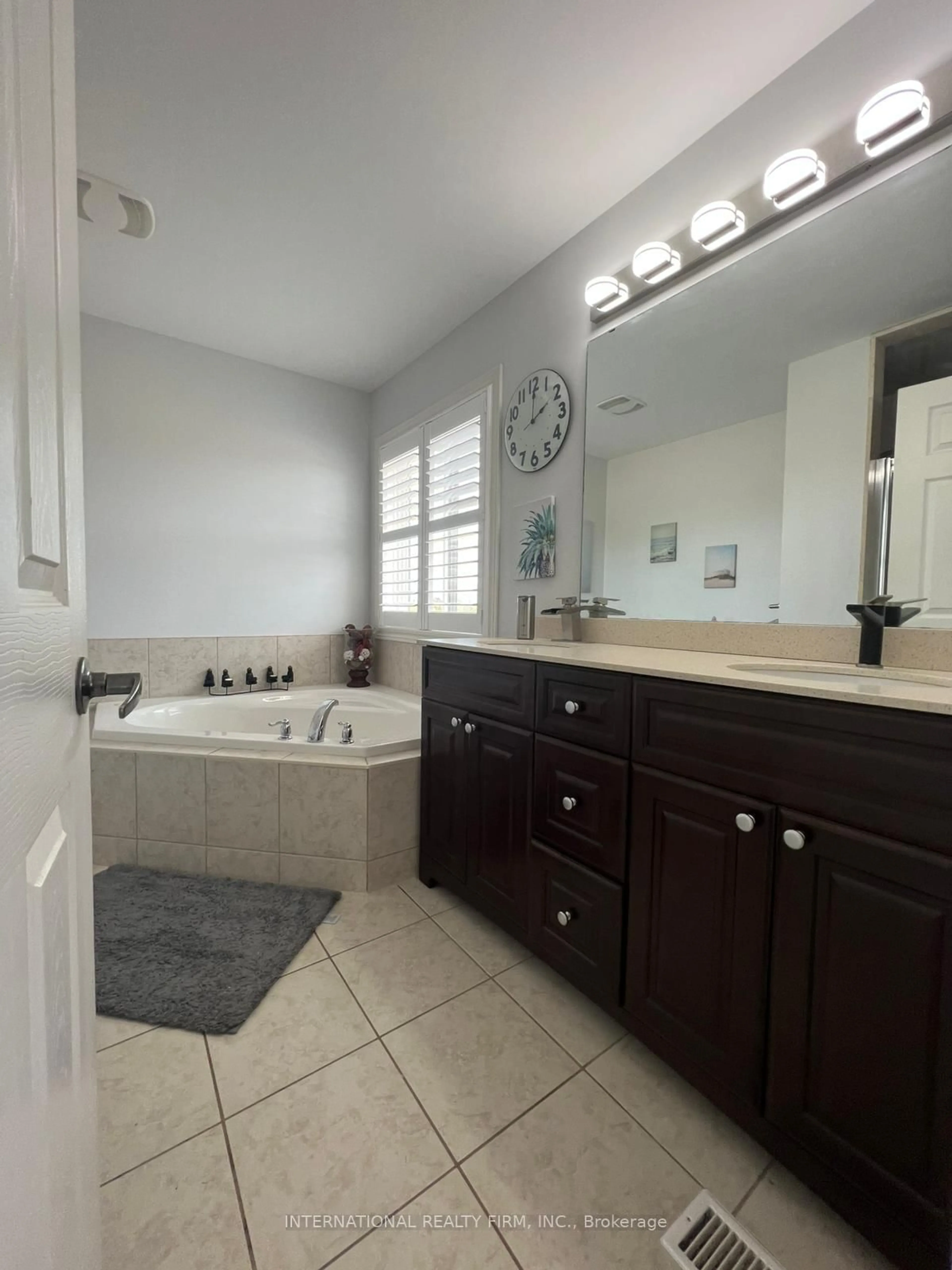 Contemporary bathroom, ceramic/tile floor for 113 Whitefish Cres, Hamilton Ontario L8E 0A6