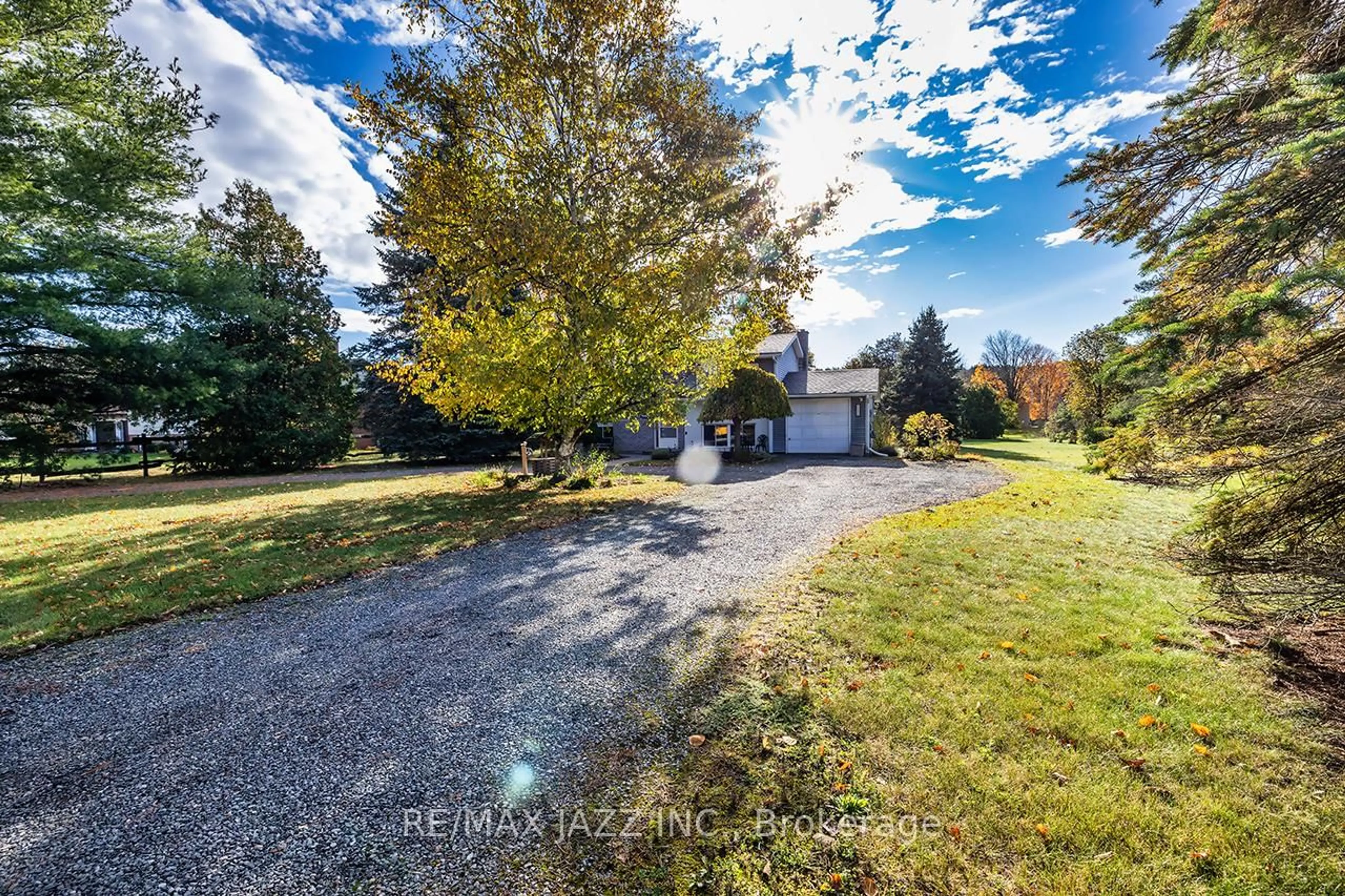 A pic from outside/outdoor area/front of a property/back of a property/a pic from drone, unknown for 2552 Van Luven Rd, Hamilton Township Ontario K0K 1C0