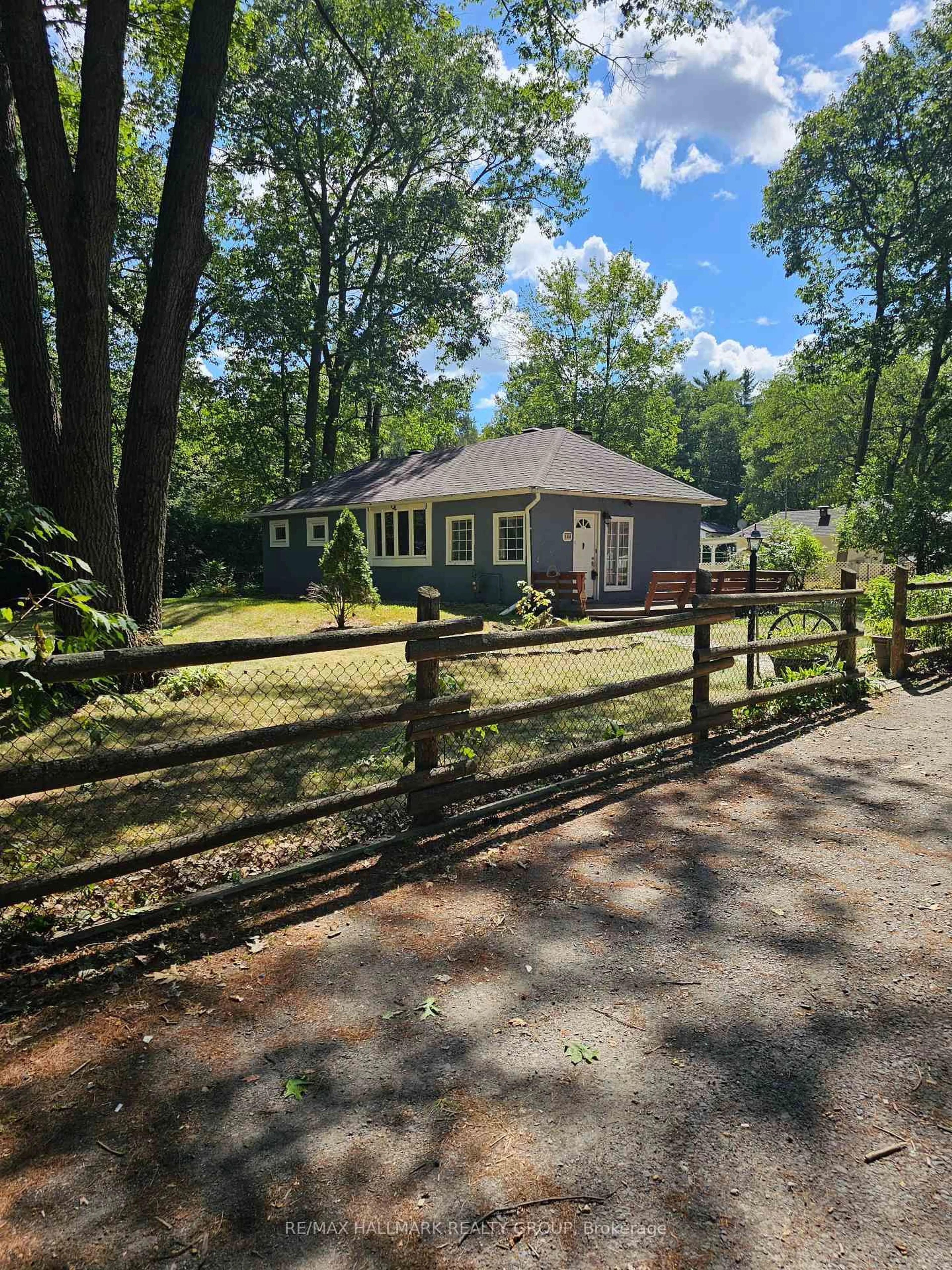 A pic from outside/outdoor area/front of a property/back of a property/a pic from drone, unknown for 155 MacMillan Lane, Ottawa Ontario K0A 3M0