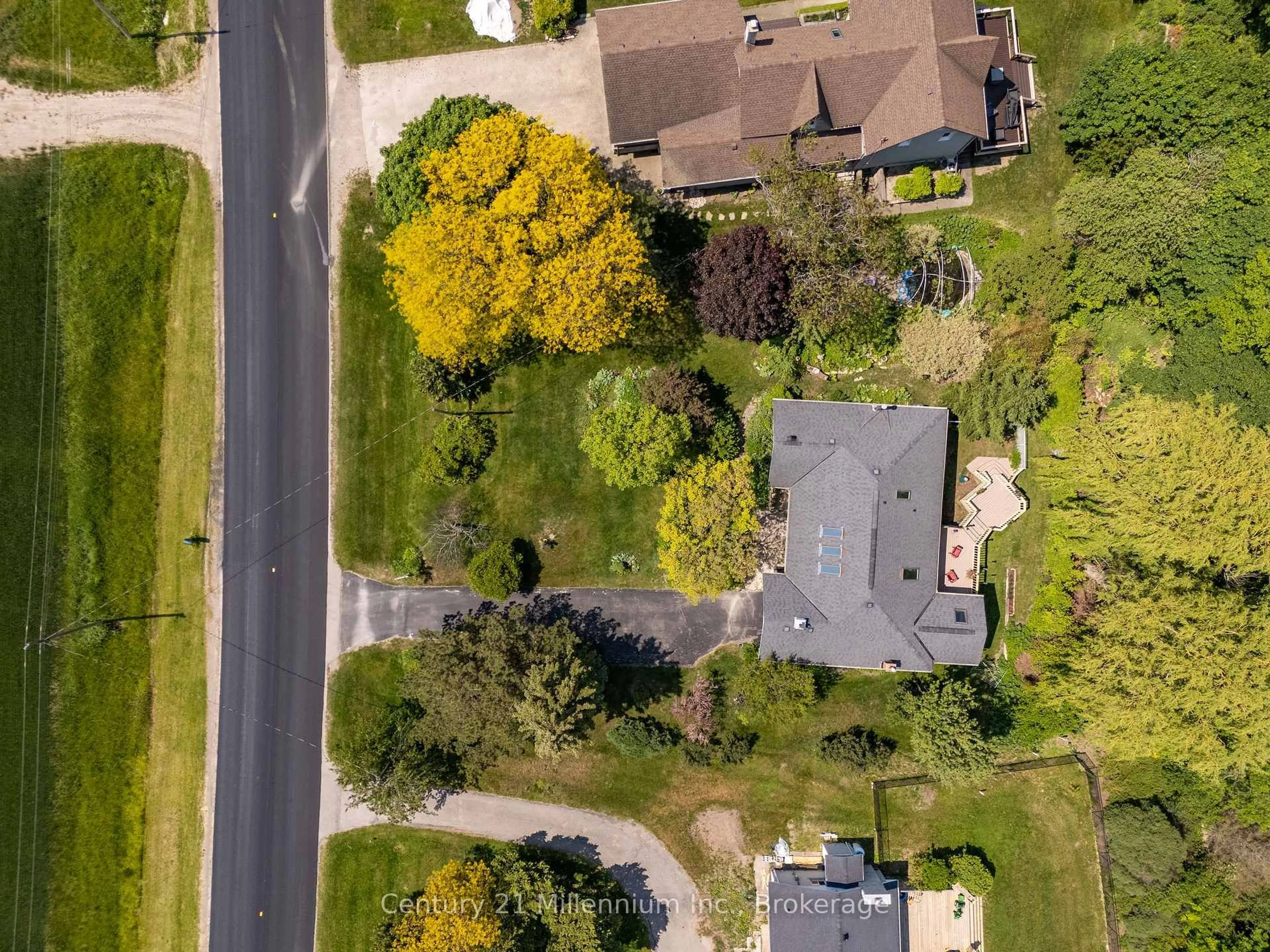 A pic from outside/outdoor area/front of a property/back of a property/a pic from drone, street for 790 Lake Range Dr, Huron-Kinloss Ontario N2Z 0C3
