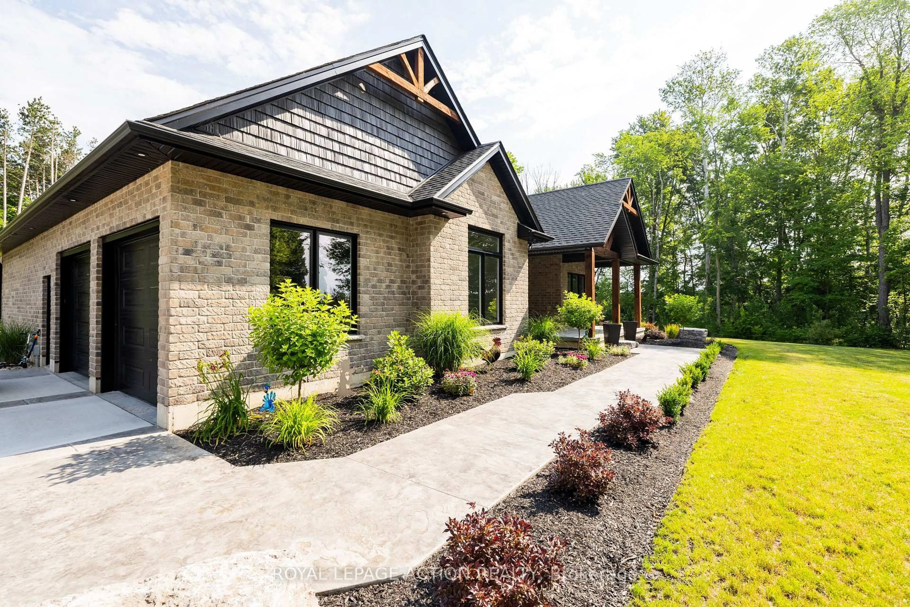 Home with brick exterior material, unknown for 79 Concession 3, Norfolk Ontario N0E 1Z0