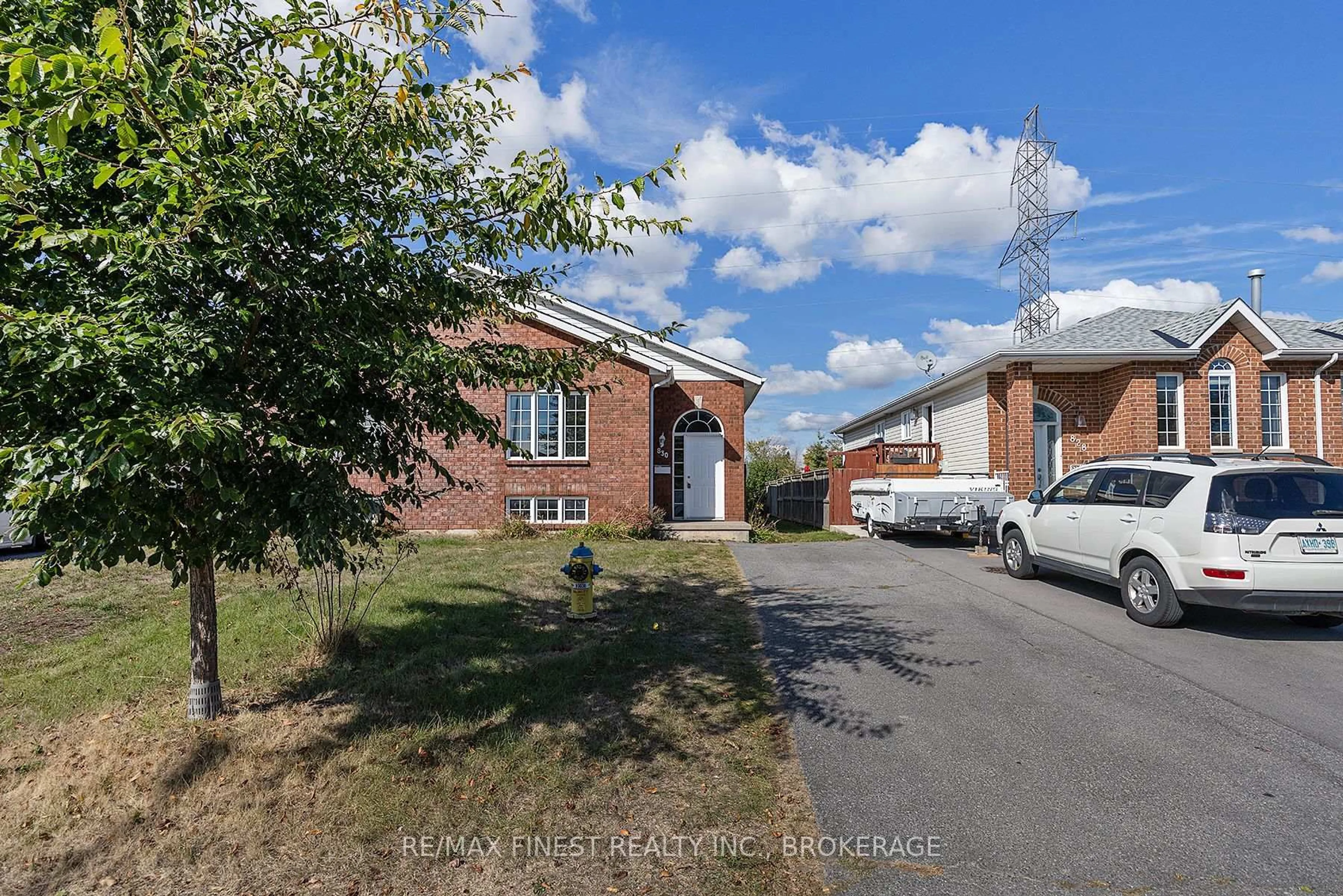 A pic from outside/outdoor area/front of a property/back of a property/a pic from drone, street for 830 Peachwood St, Kingston Ontario K7P 0L8