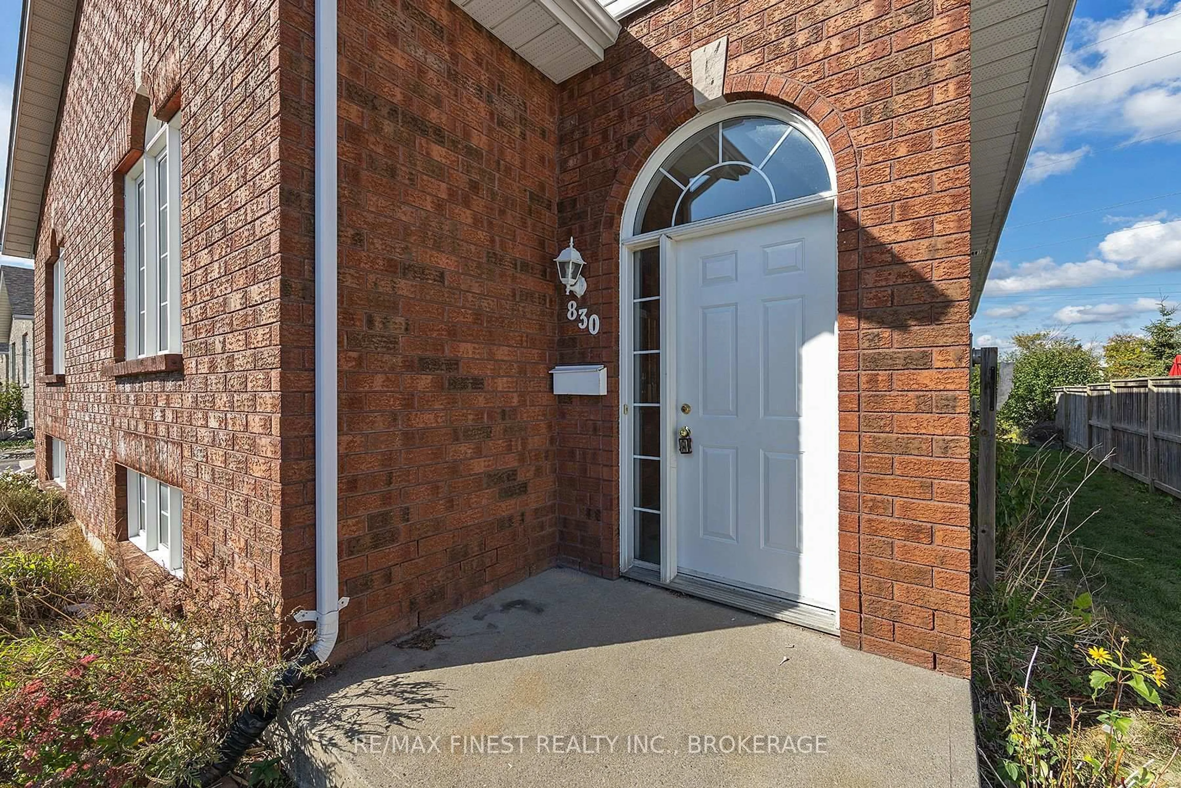 Unknown for 830 Peachwood St, Kingston Ontario K7P 0L8