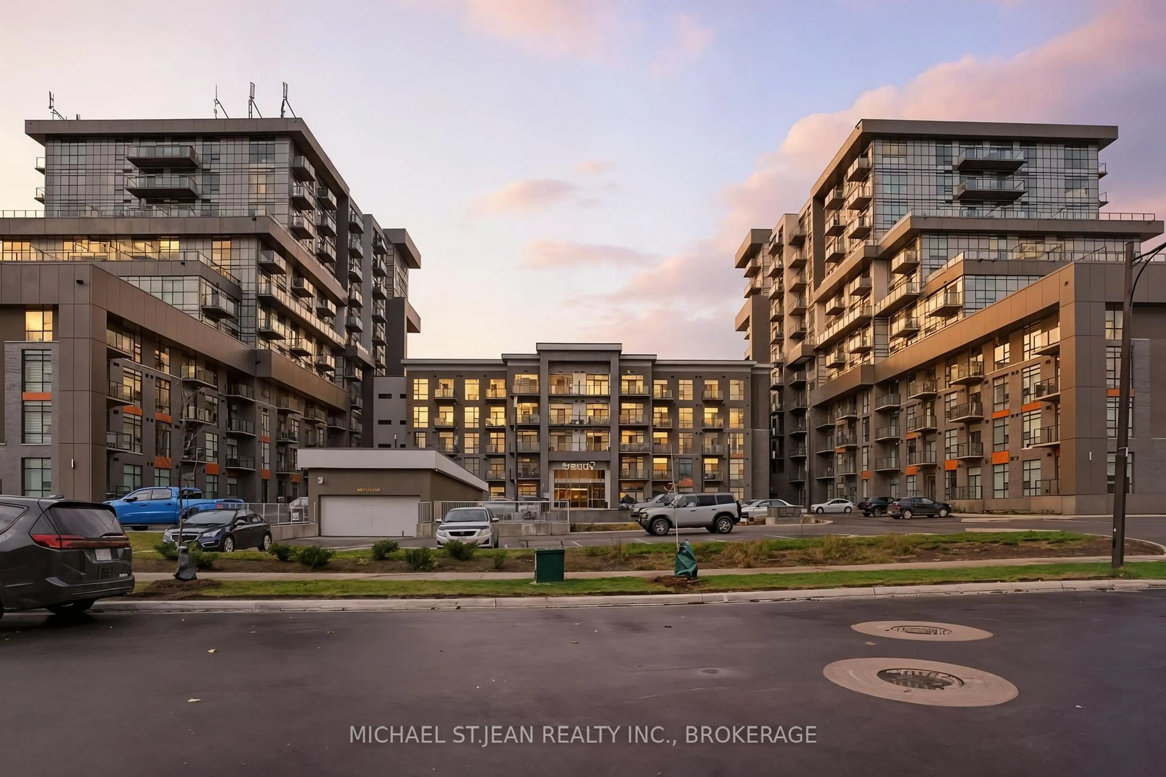 Blurry image for 460 Dundas St #511, Hamilton Ontario L8B 2A5