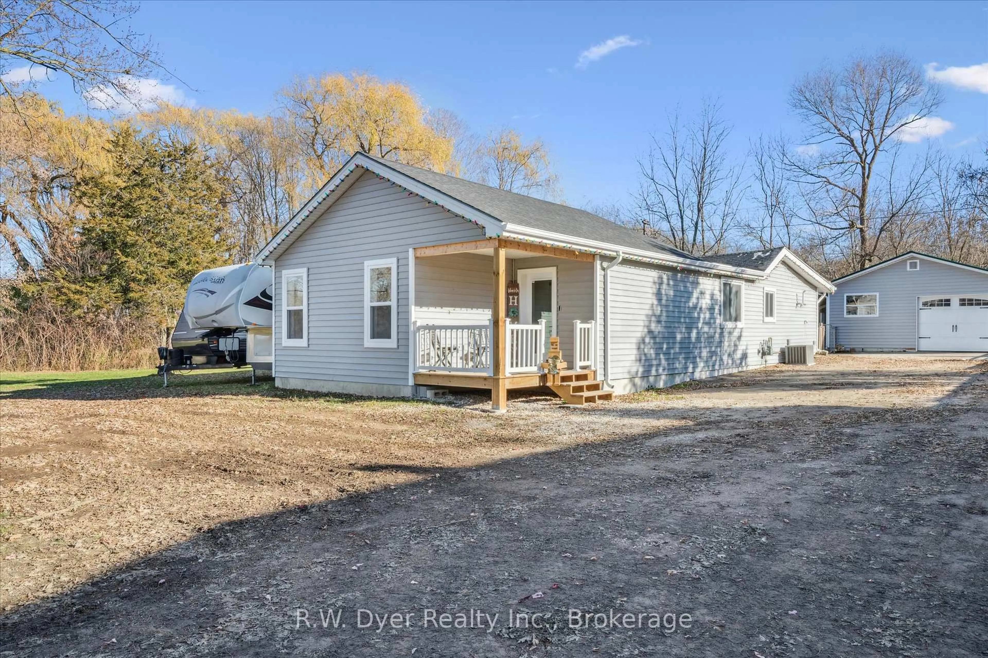 A pic from outside/outdoor area/front of a property/back of a property/a pic from drone, street for 584038 Beachville Rd, South-West Oxford Ontario N5C 3J5