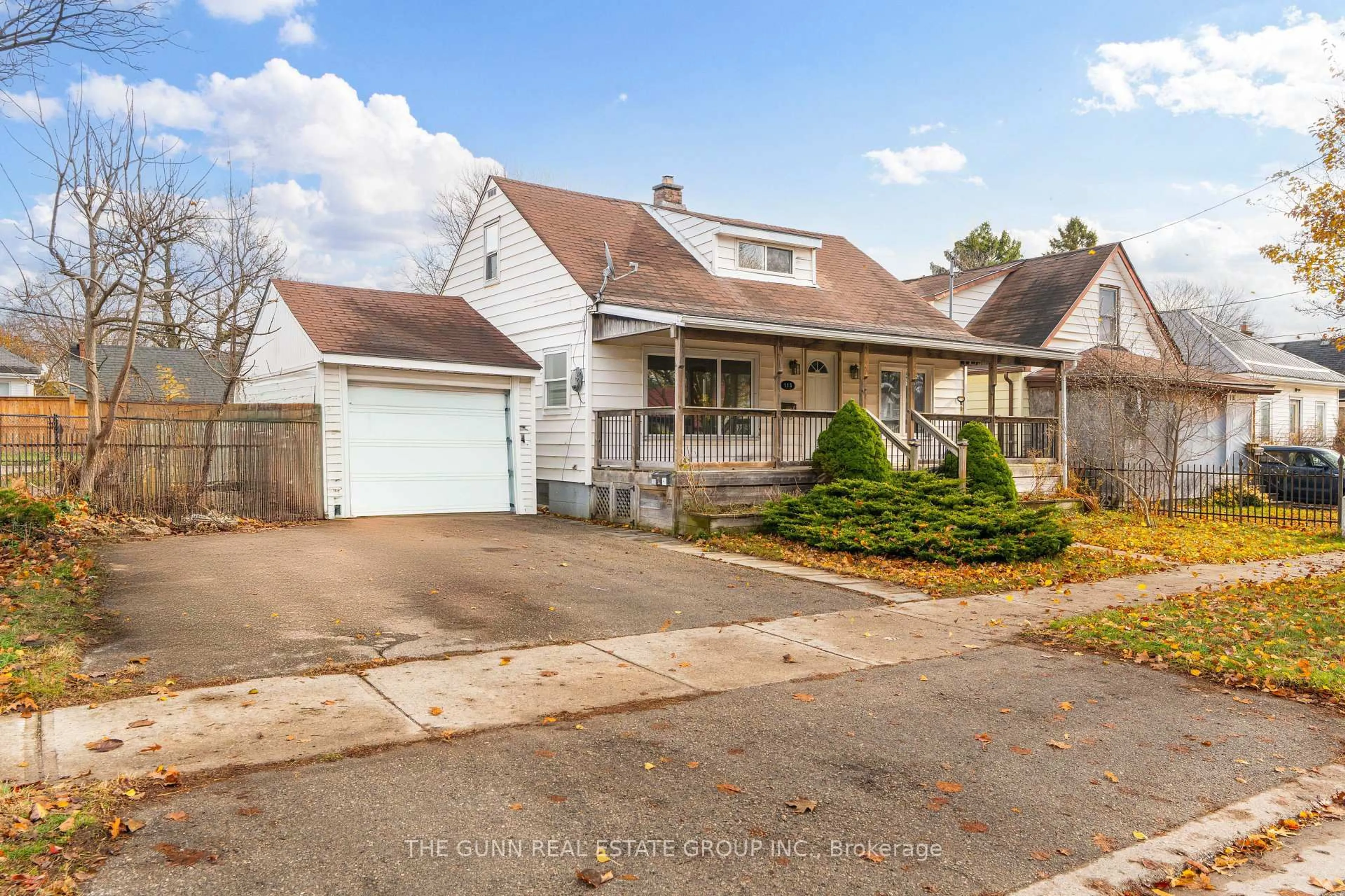 Home with vinyl exterior material, street for 118 St Julien St, London East Ontario N5Z 2M7