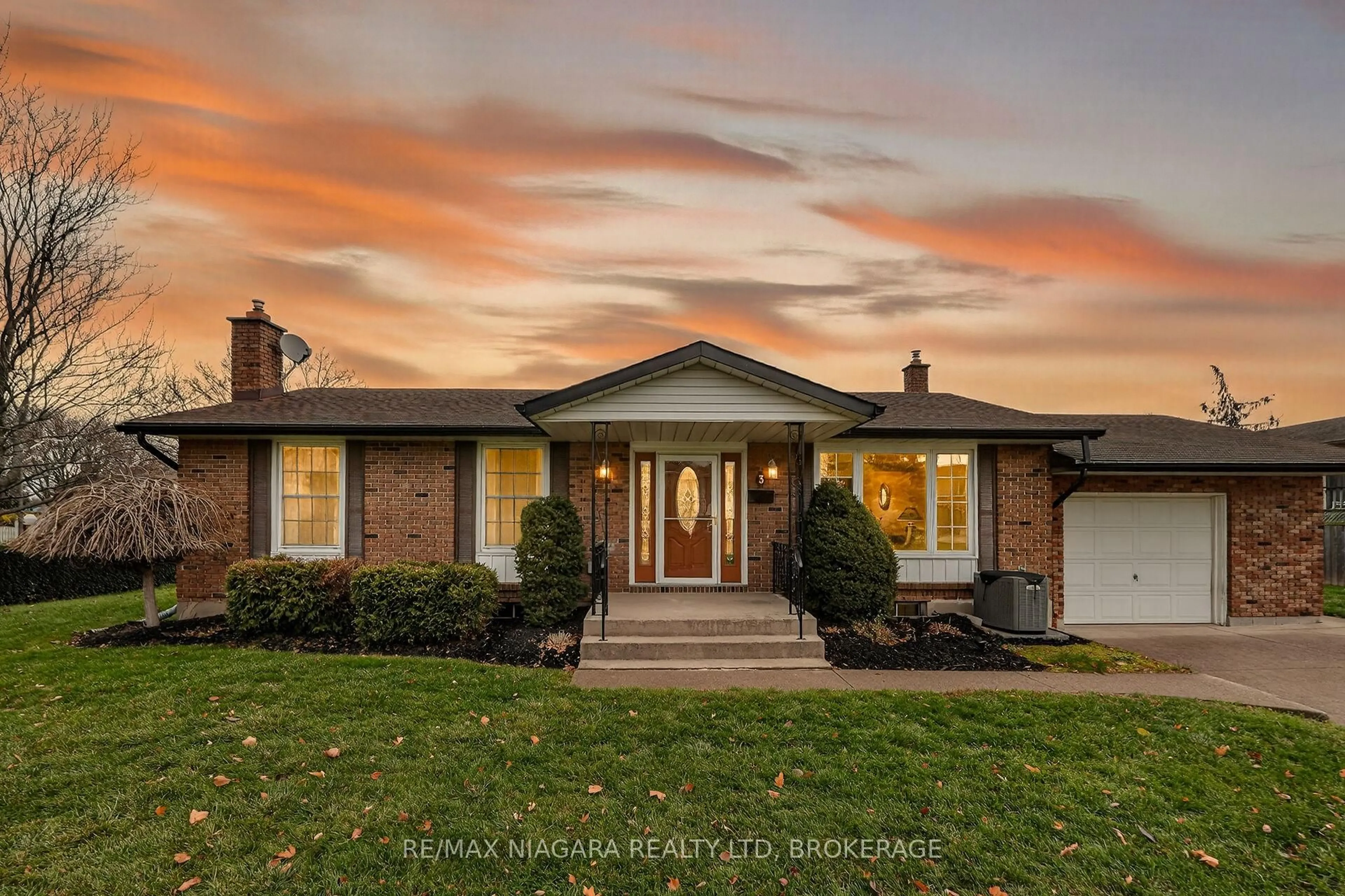 Home with brick exterior material, street for 3 Donalda Crt, St. Catharines Ontario L2M 7E7