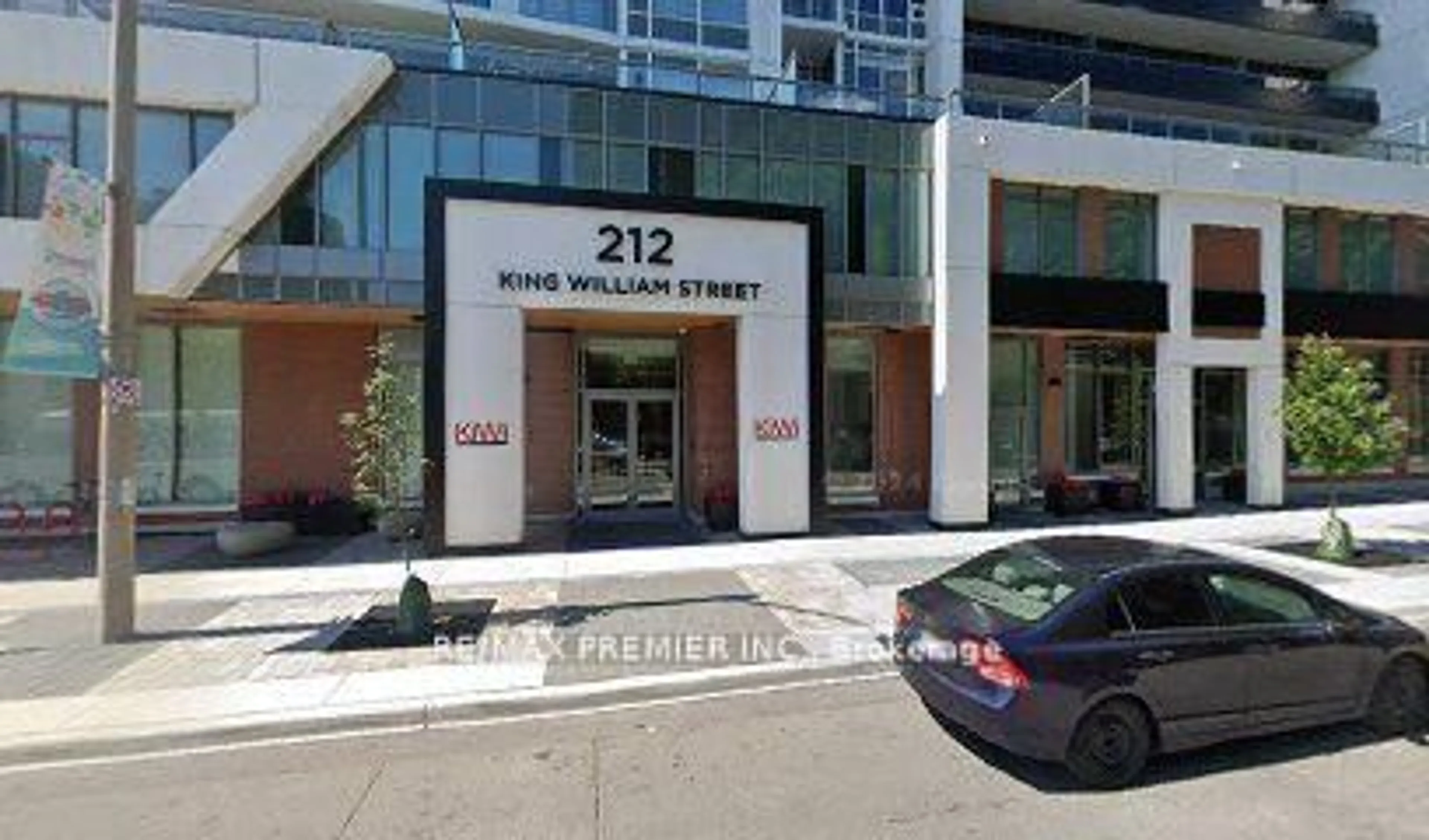 Indoor foyer for 212 King William St #914, Hamilton Ontario L6R 3N9