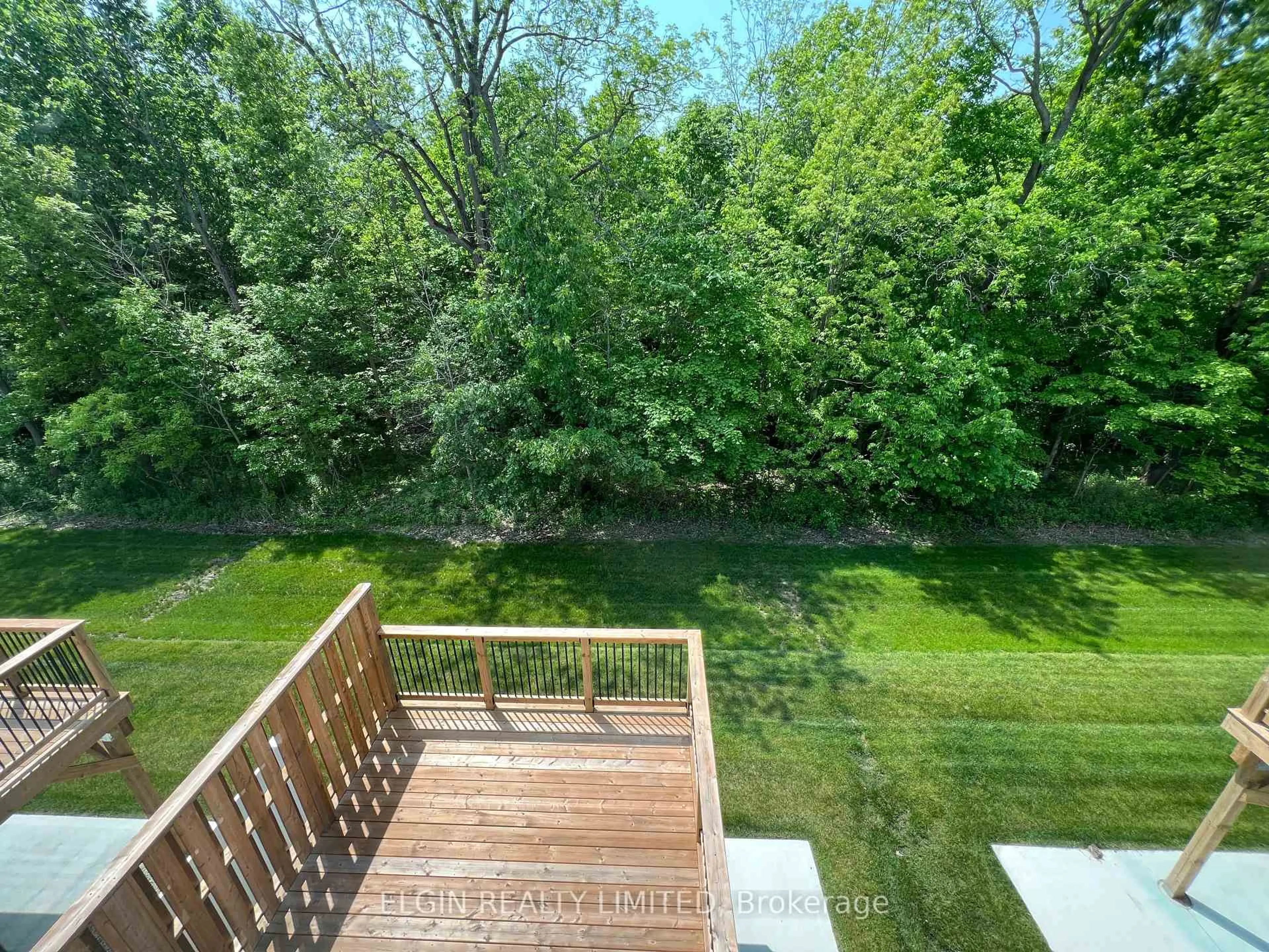 A pic from outside/outdoor area/front of a property/back of a property/a pic from drone, water/lake/river/ocean view for 25-49 Royal Dornoch Dr, St. Thomas Ontario N5R 0P4