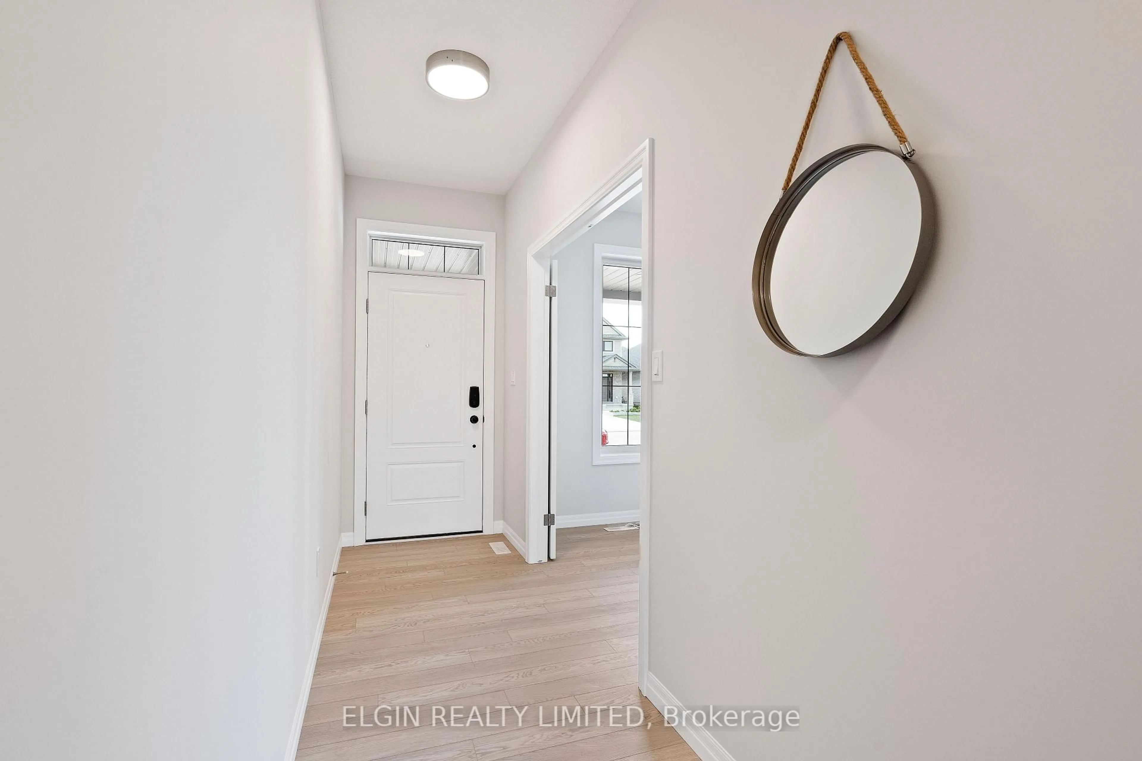 Indoor entryway for 6 Hemlock Cres, Aylmer Ontario N5H 0B9