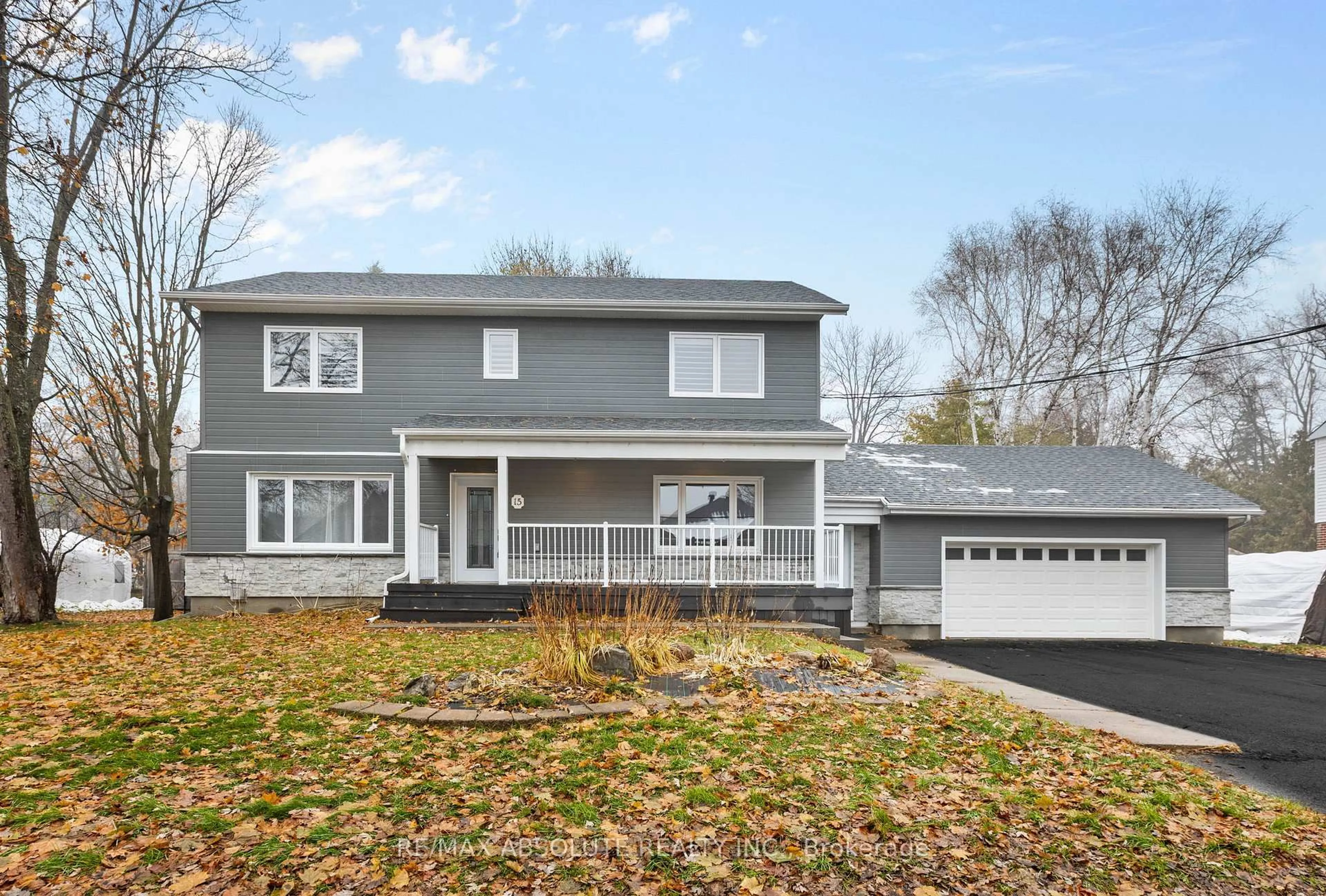 Home with vinyl exterior material, street for 15 Manchester St, Stittsville Ontario K2S 0R8