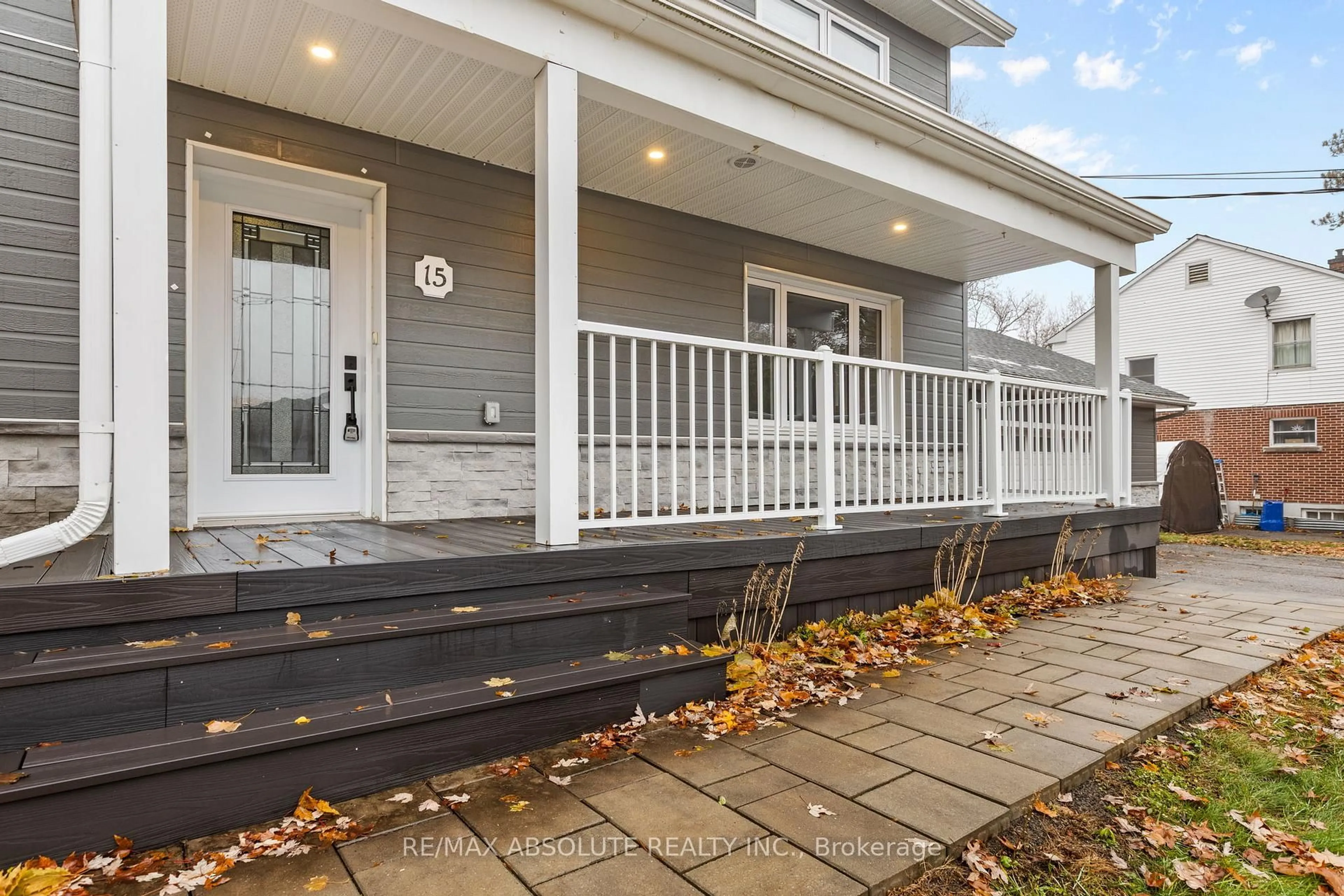 Home with vinyl exterior material, street for 15 Manchester St, Stittsville Ontario K2S 0R8