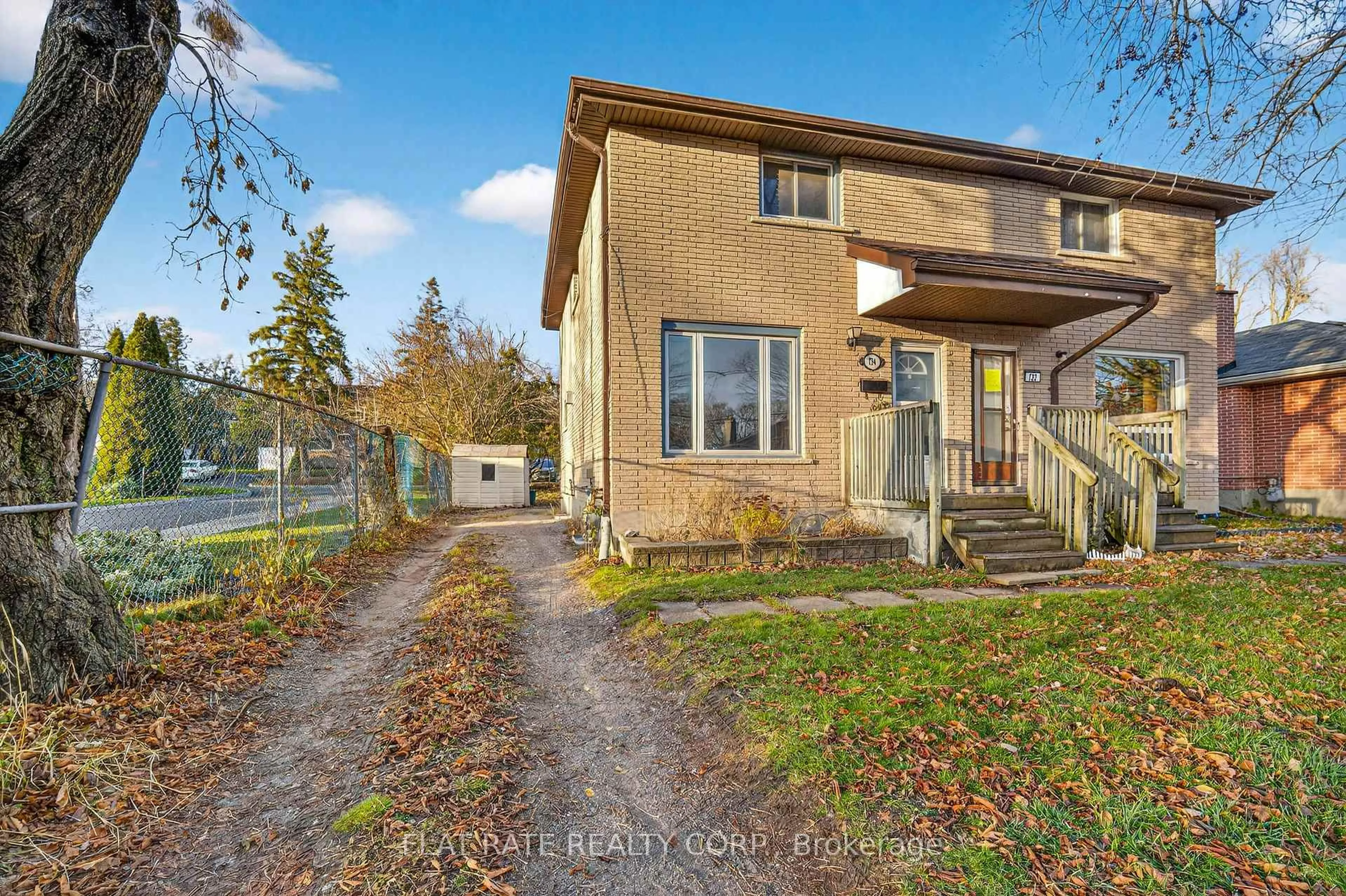 A pic from outside/outdoor area/front of a property/back of a property/a pic from drone, street for 734 CHAMBERLAIN St, Peterborough Ontario K9J 4M3