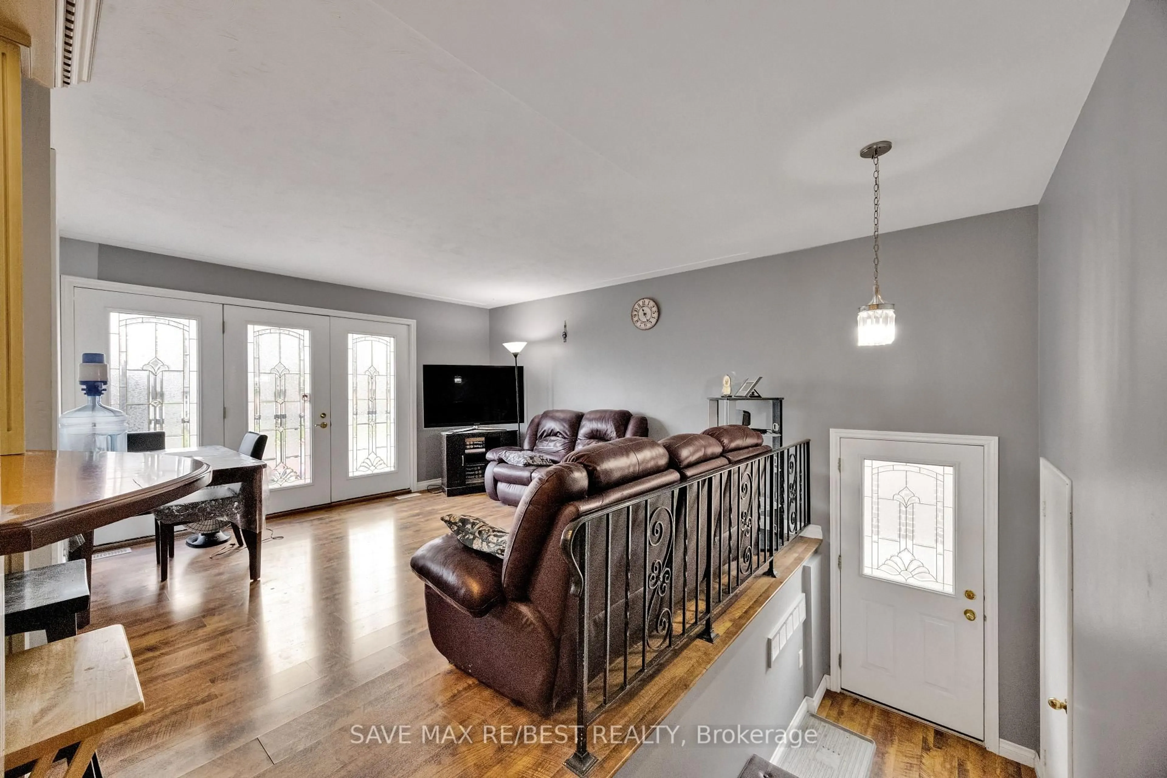 Living room with furniture, unknown for 191 Franklin St, Kitchener Ontario N2A 1Y4