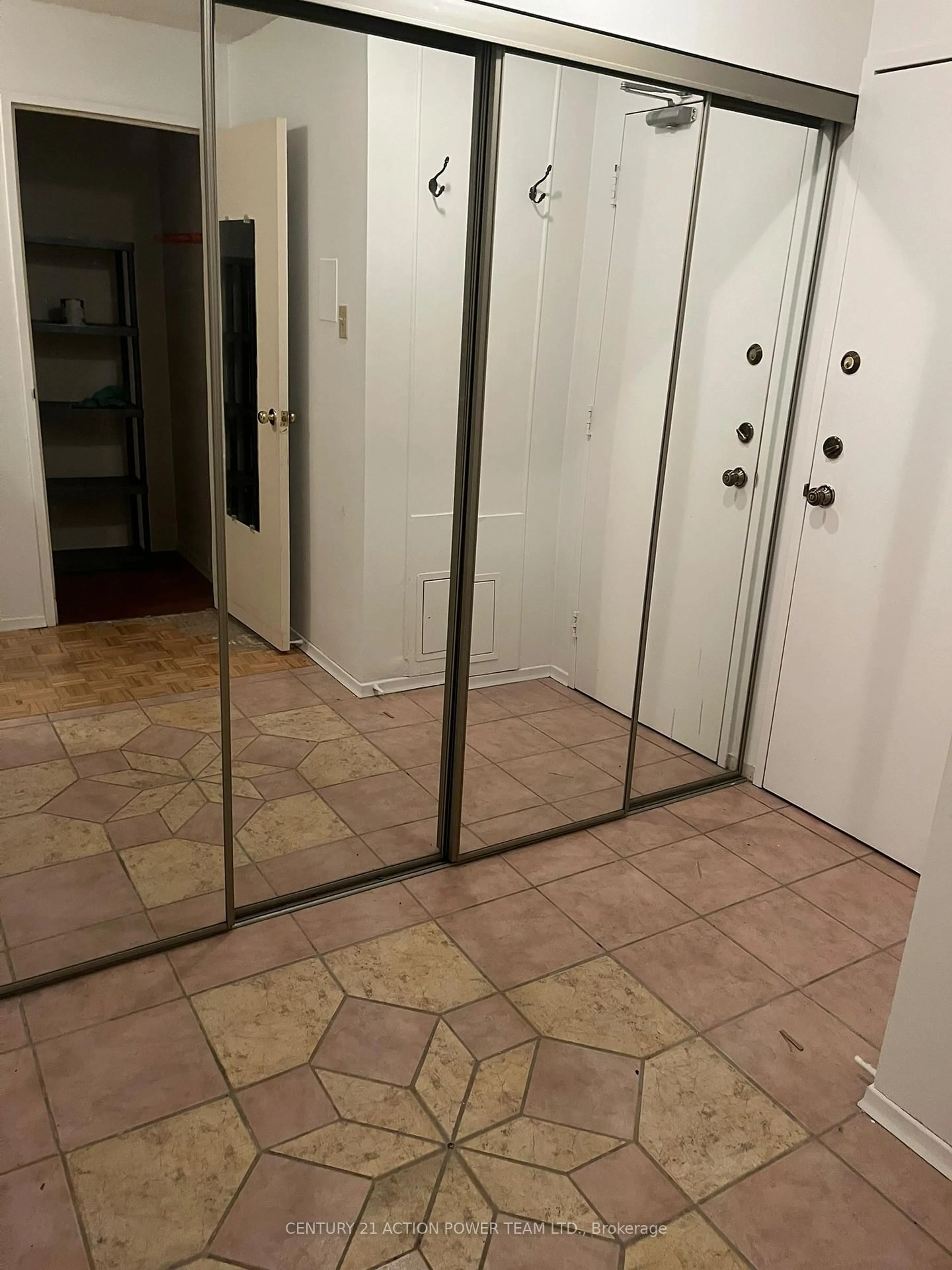 Unknown for 158B McArthur Ave #204, Ottawa Ontario K1L 8C9