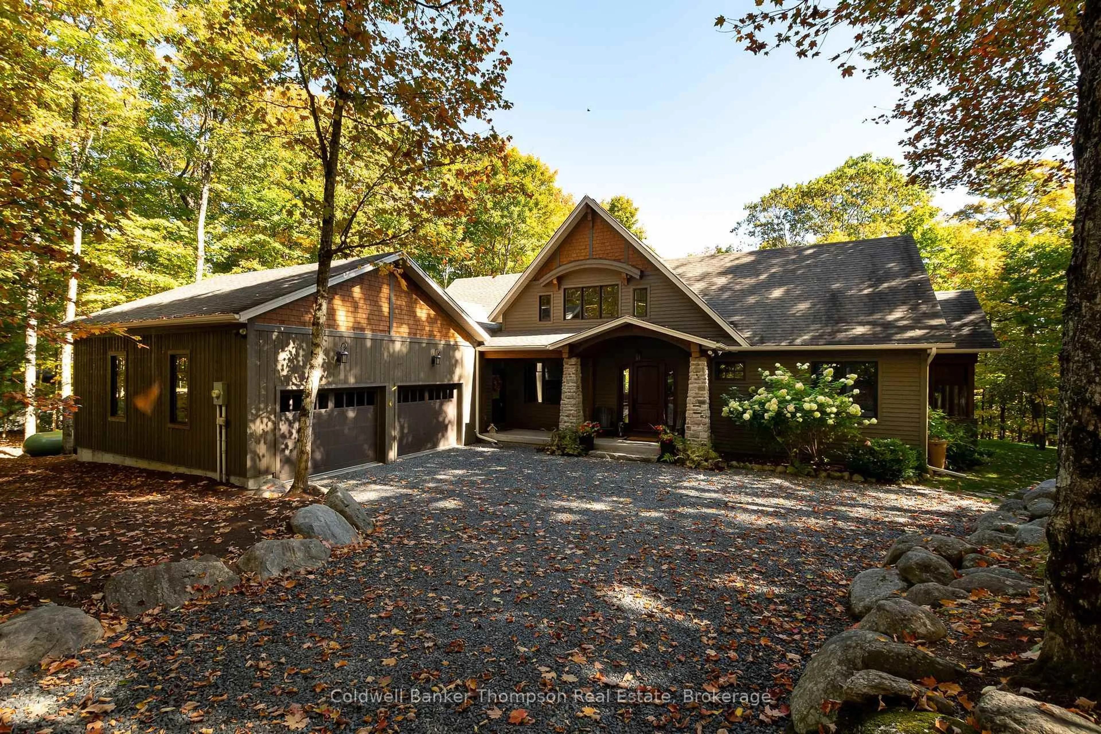 Home with brick exterior material, unknown for 11 Forest Hill Lane, Huntsville Ontario P1H 2N5