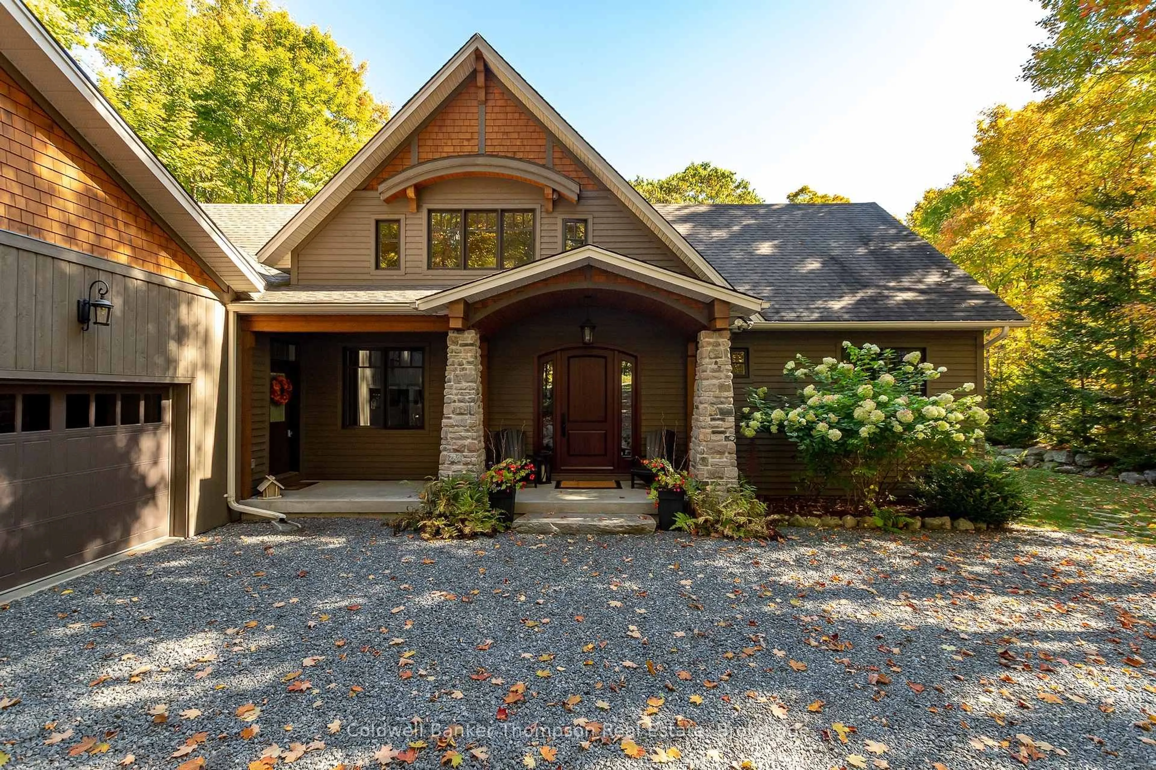 Home with brick exterior material, unknown for 11 Forest Hill Lane, Huntsville Ontario P1H 2N5