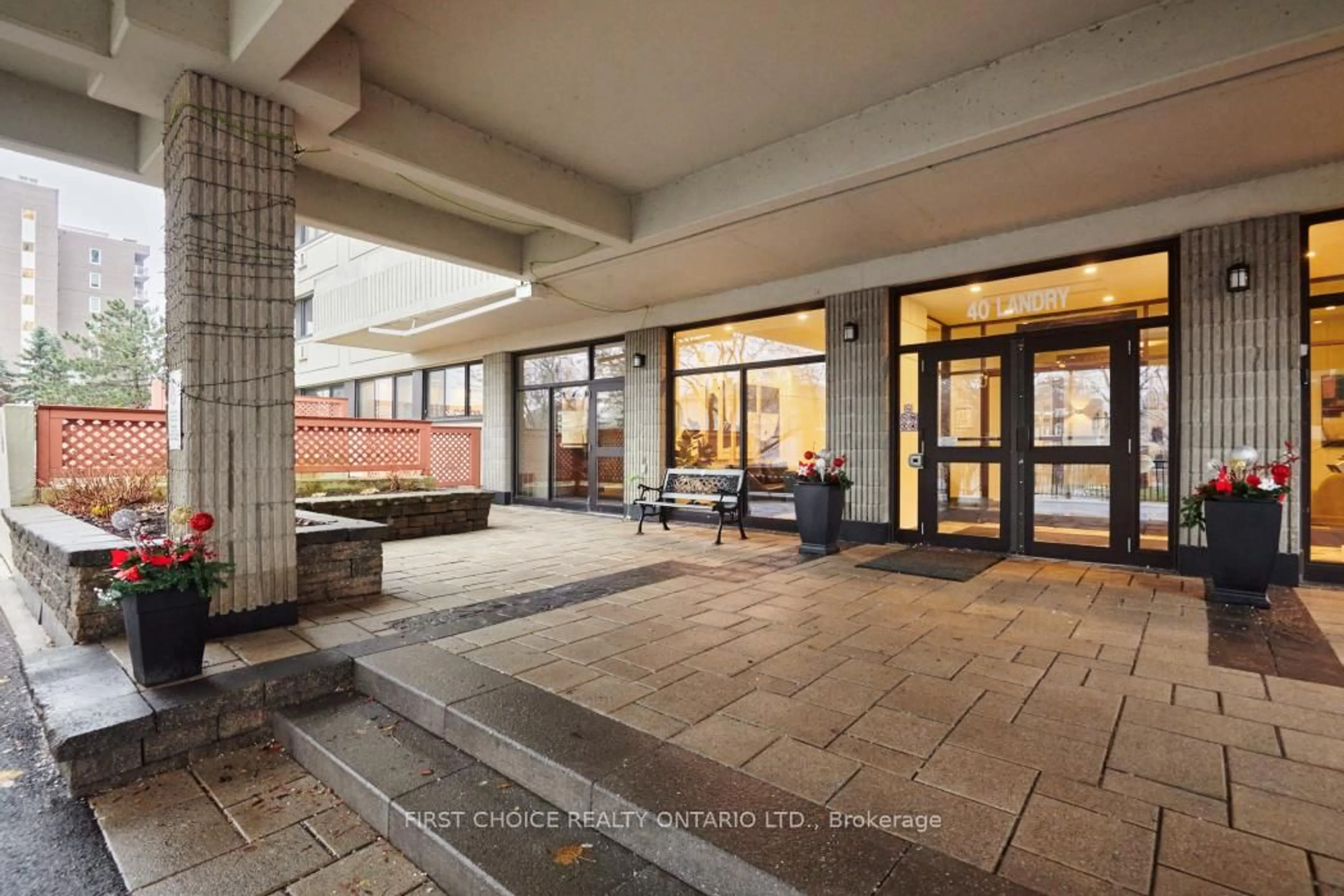 Unknown for 40 Landry St #714, Ottawa Ontario K1L 8K4