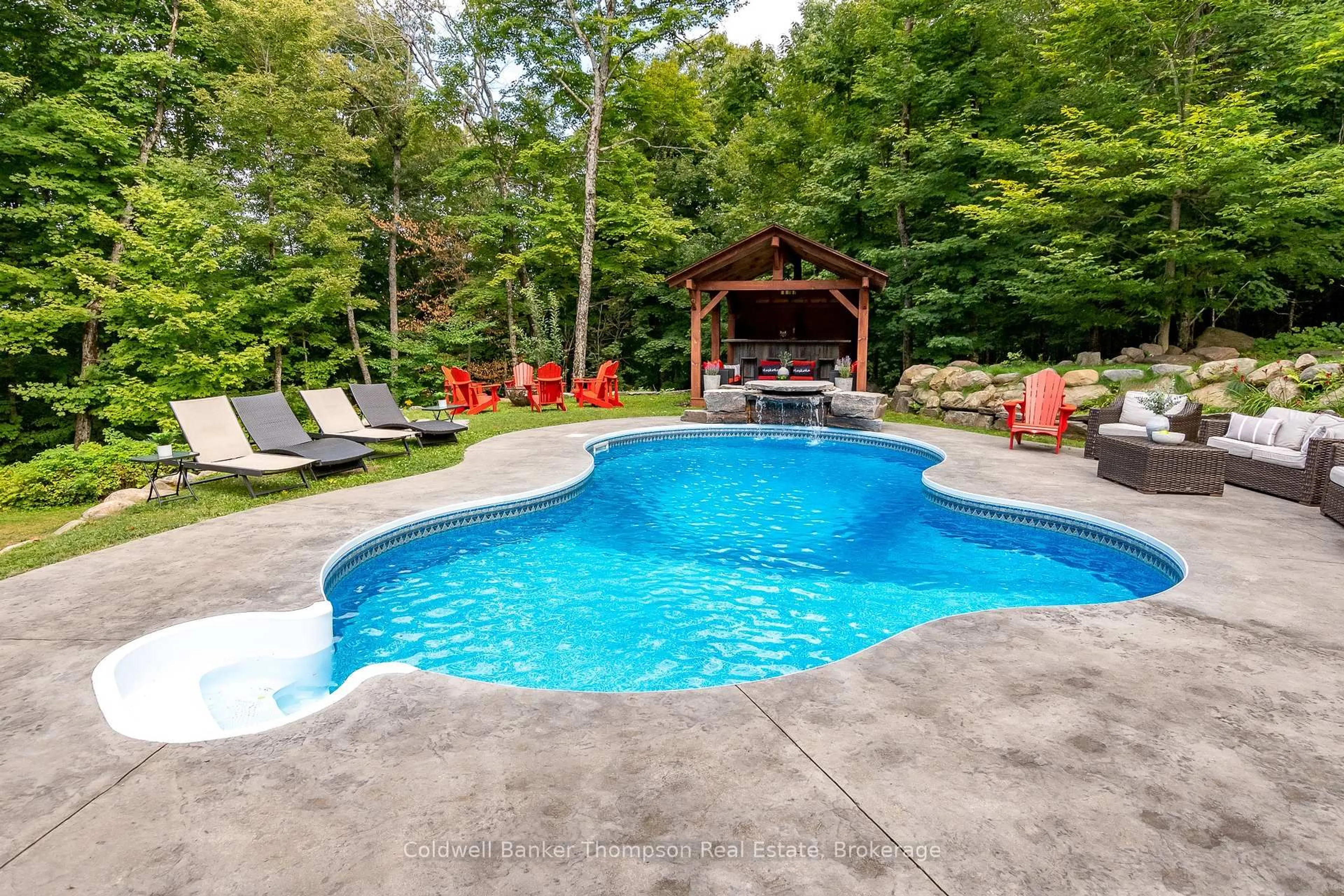 Pool for 15 Forest Hill Lane, Huntsville Ontario P1H 2N5
