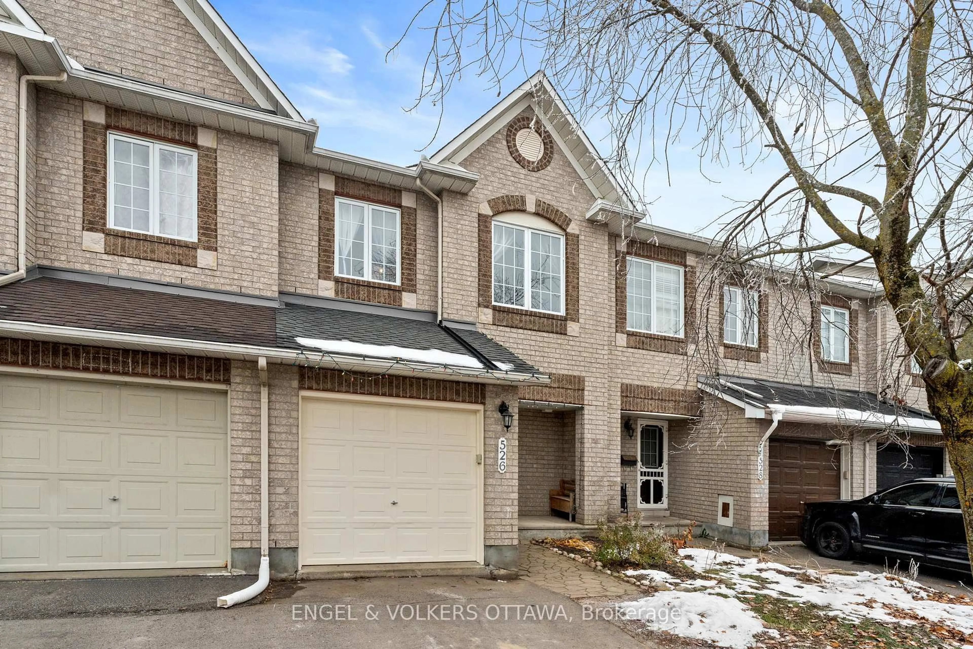 Home with brick exterior material, street for 526 Meadowbreeze Dr, Ottawa Ontario K2M 2T4