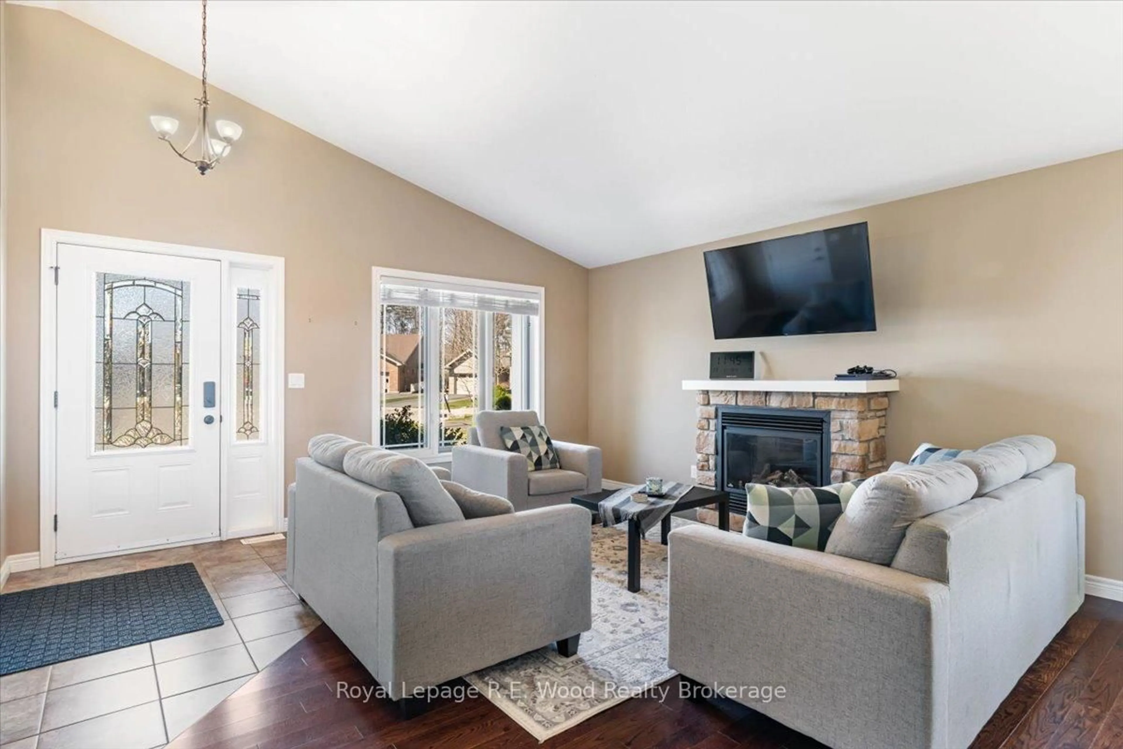 Living room with furniture, unknown for 56 Wintergreen Cres, Norfolk Ontario N4B 2W5