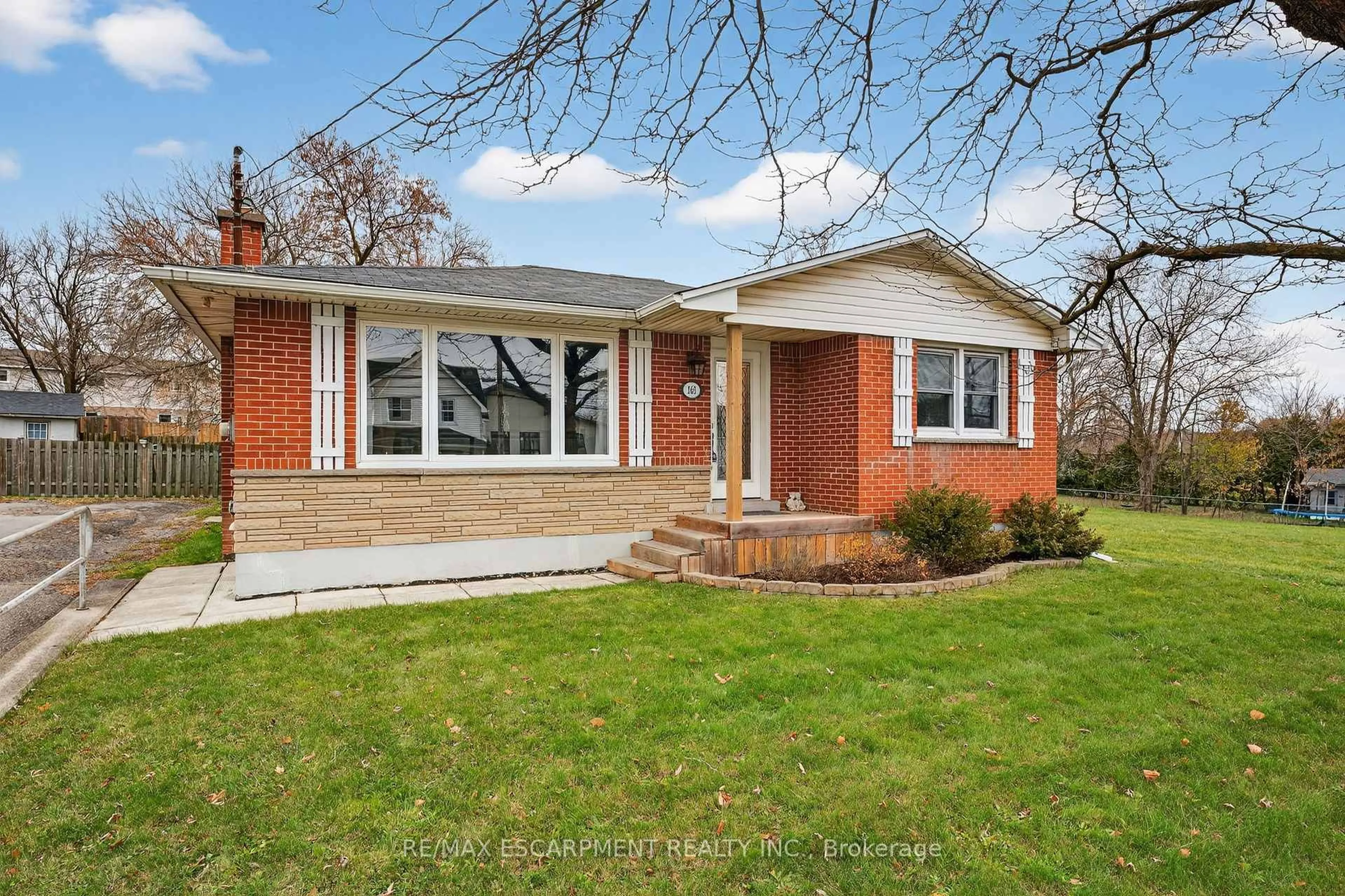 Home with brick exterior material, street for 163 St Catharines St, West Lincoln Ontario L0R 2A0