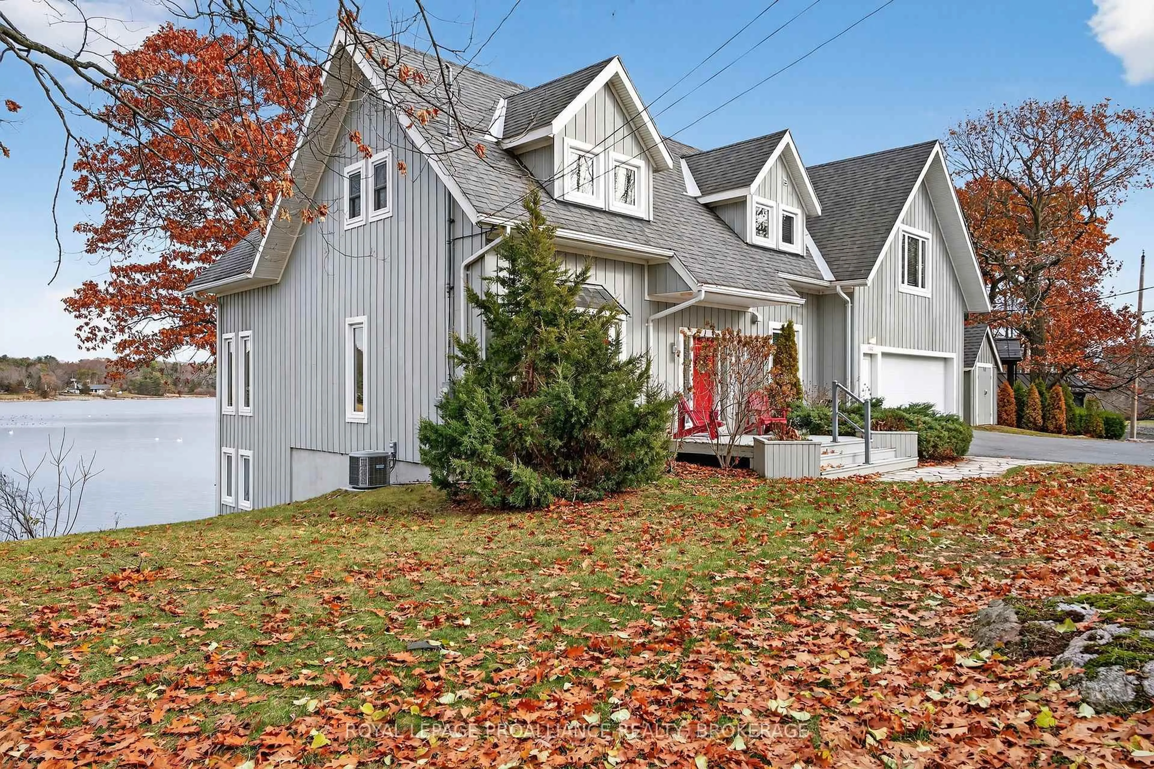 Home with vinyl exterior material, street for 1682 Jackson Blvd, Kingston Ontario K7L 4V1