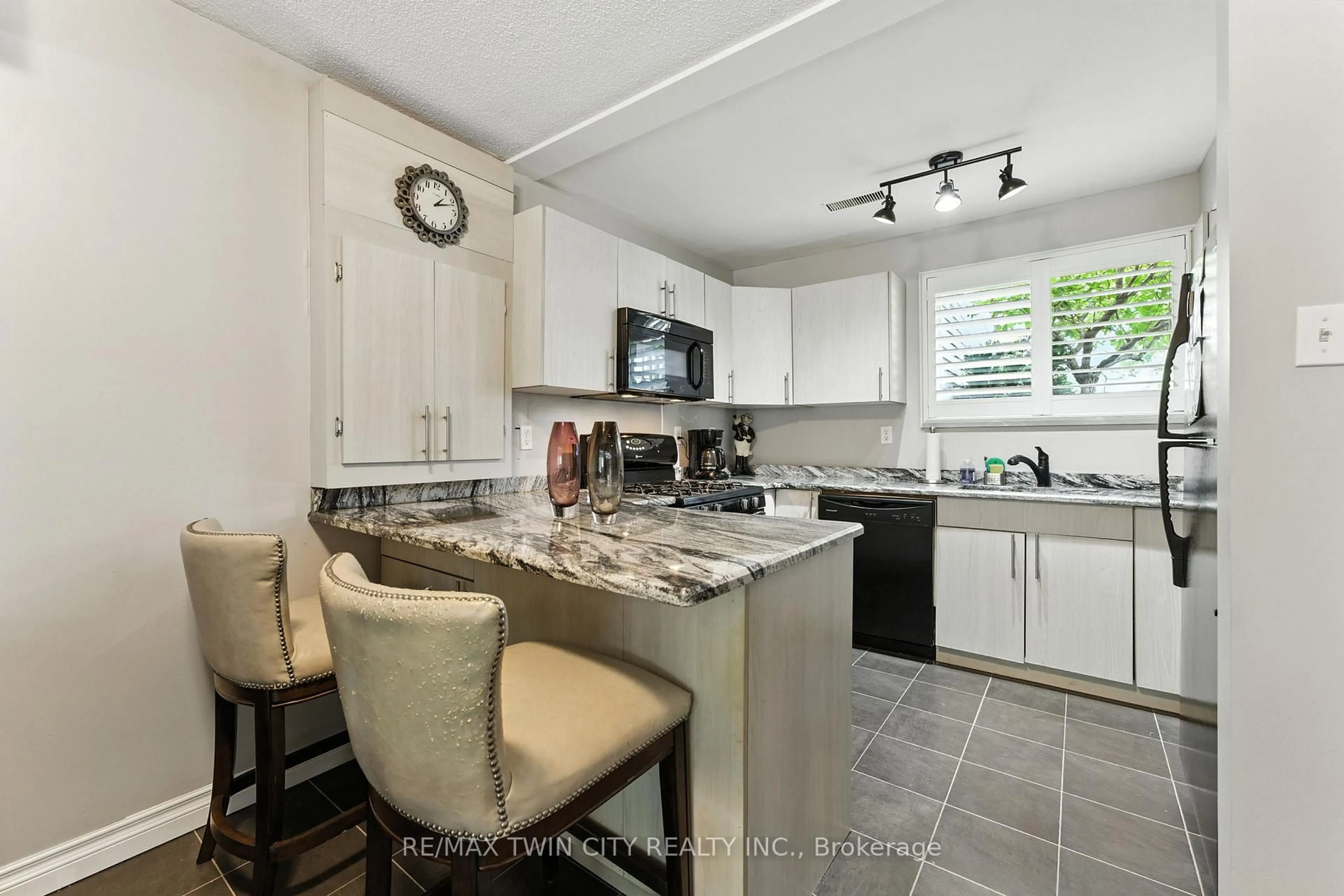 Open concept kitchen, ceramic/tile floor for 21 D'Aubigny Rd, Brantford Ontario N3T 6J2