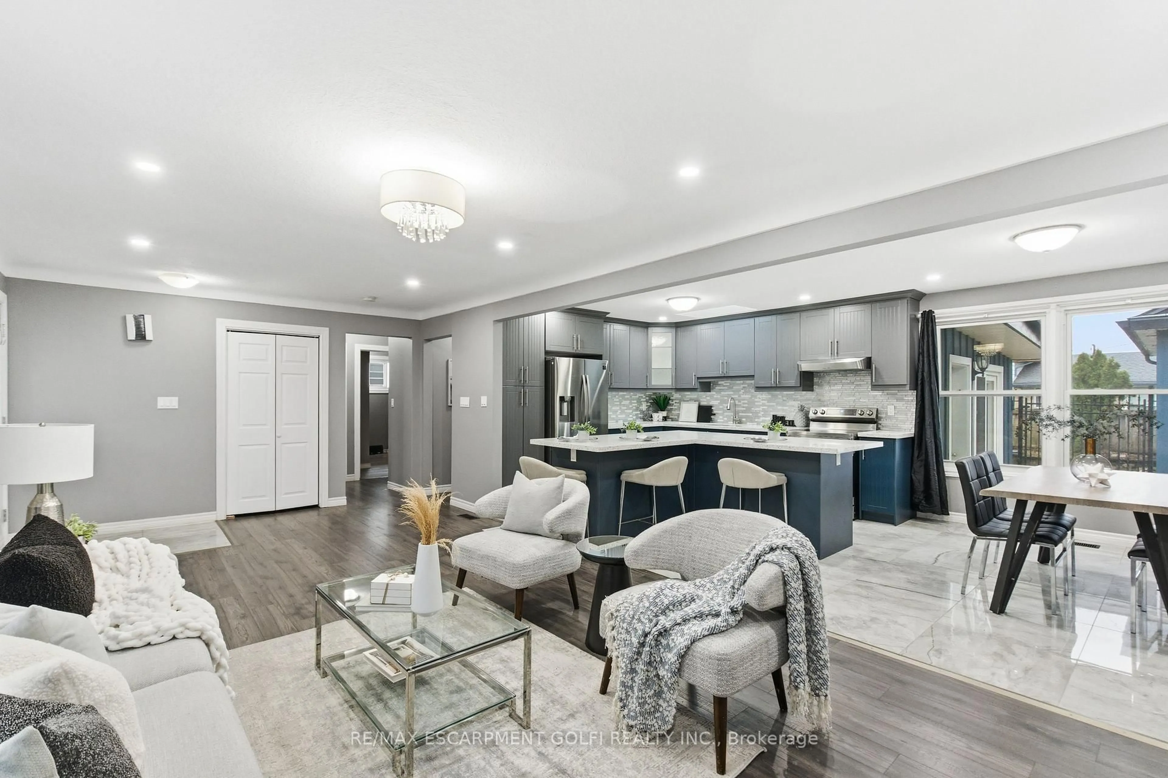 Open concept kitchen, unknown for 22 Colonial St, Welland Ontario L3C 5W5