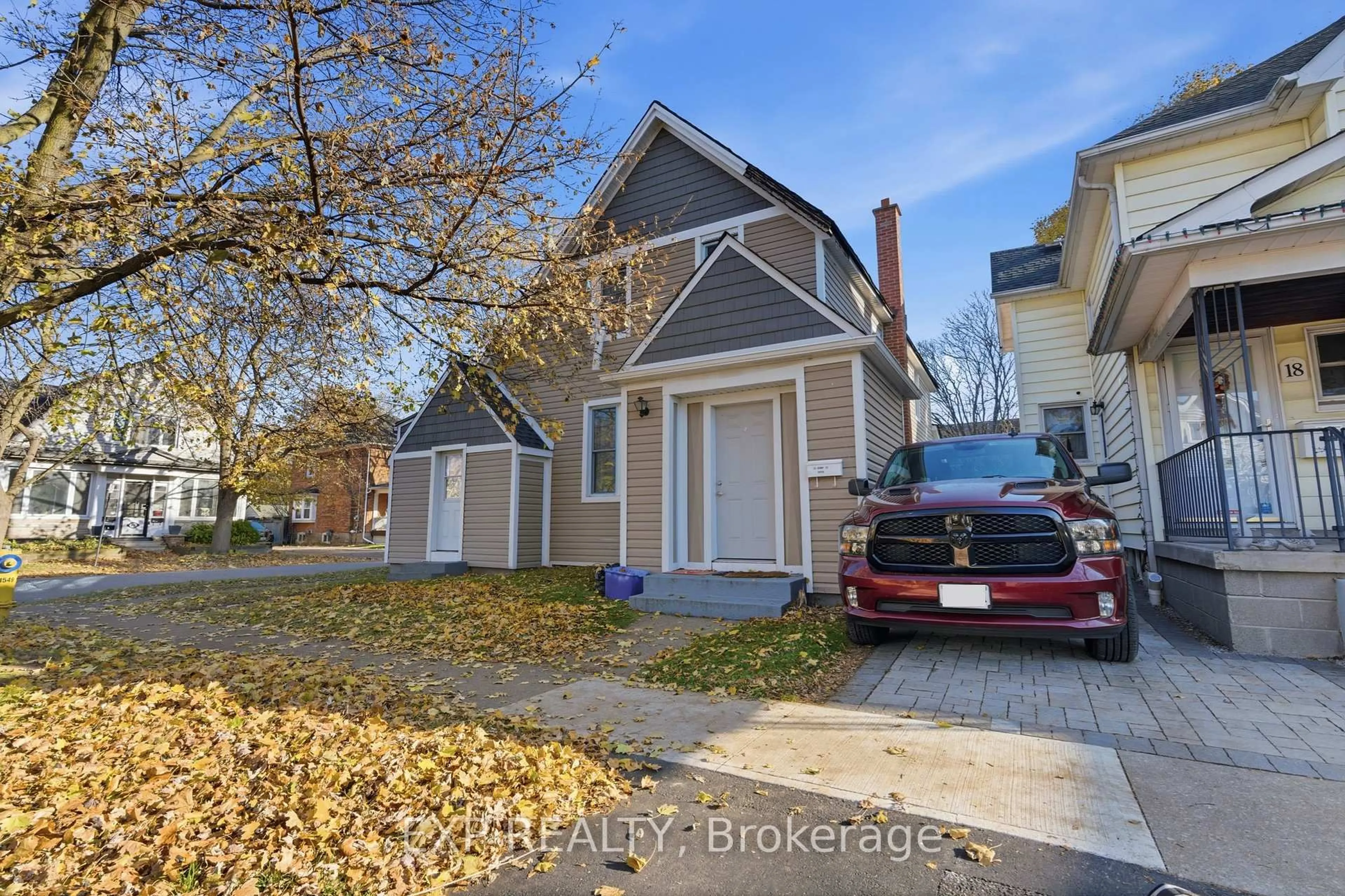 A pic from outside/outdoor area/front of a property/back of a property/a pic from drone, street for 20 Henry St, St. Catharines Ontario L2R 5T3