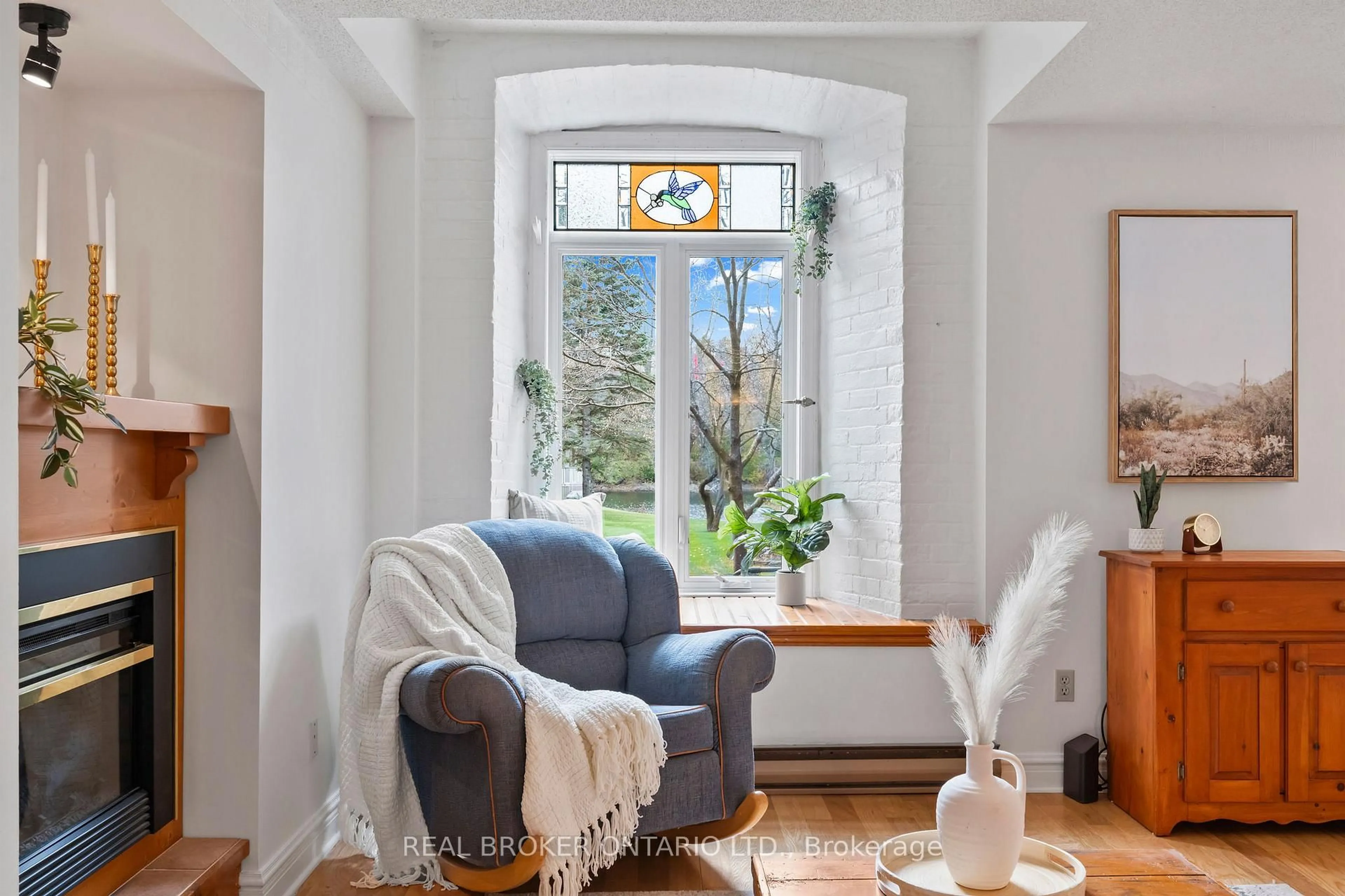 Indoor entryway for 1 Rosamond St #106, Almonte Ontario K0A 1A0